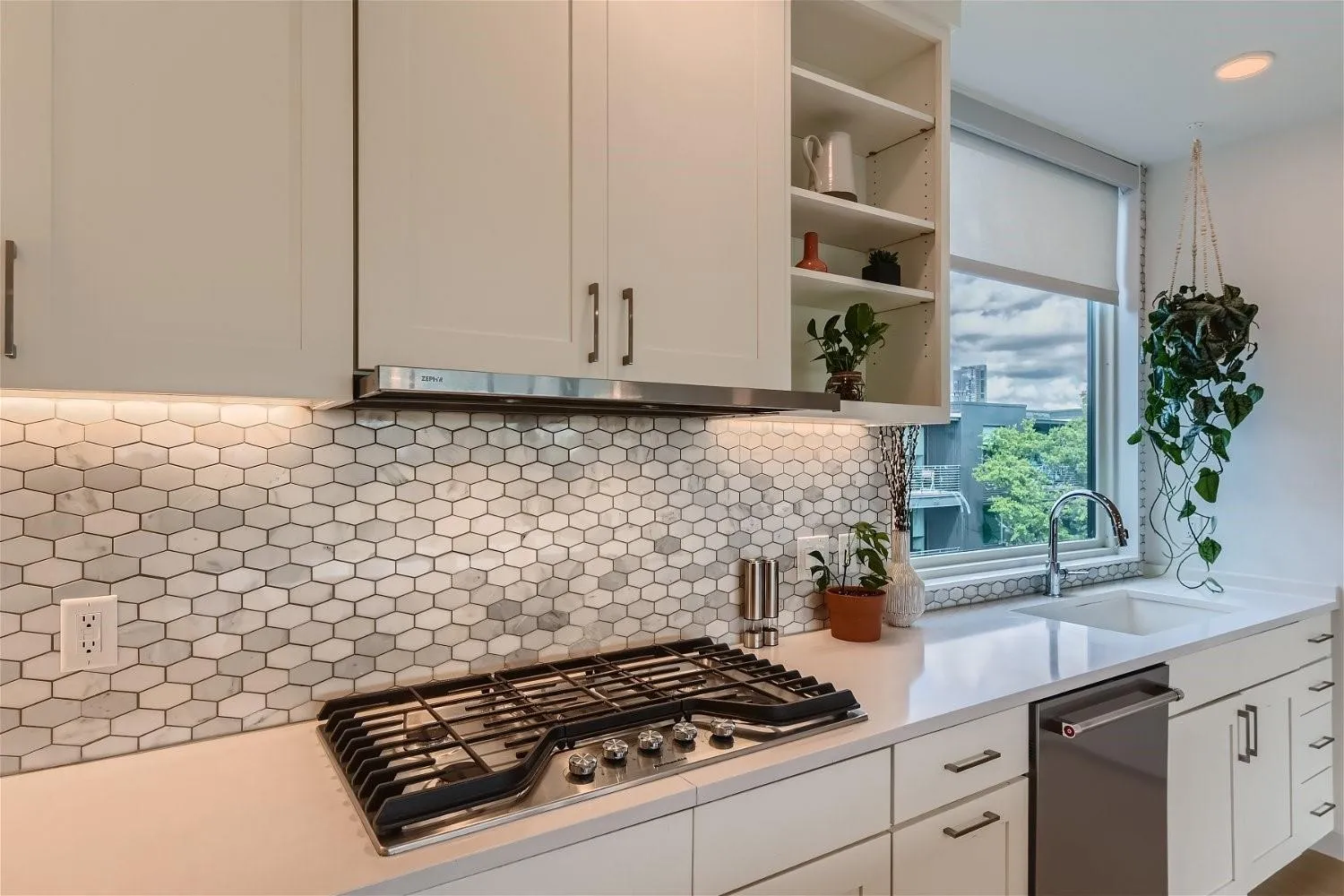 Photo 5 of 900 S 1ST ST #421