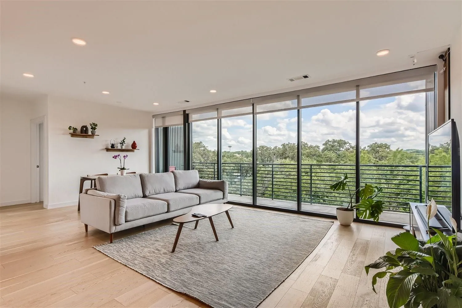 Photo of 900 S 1ST ST #421, Austin, 78704