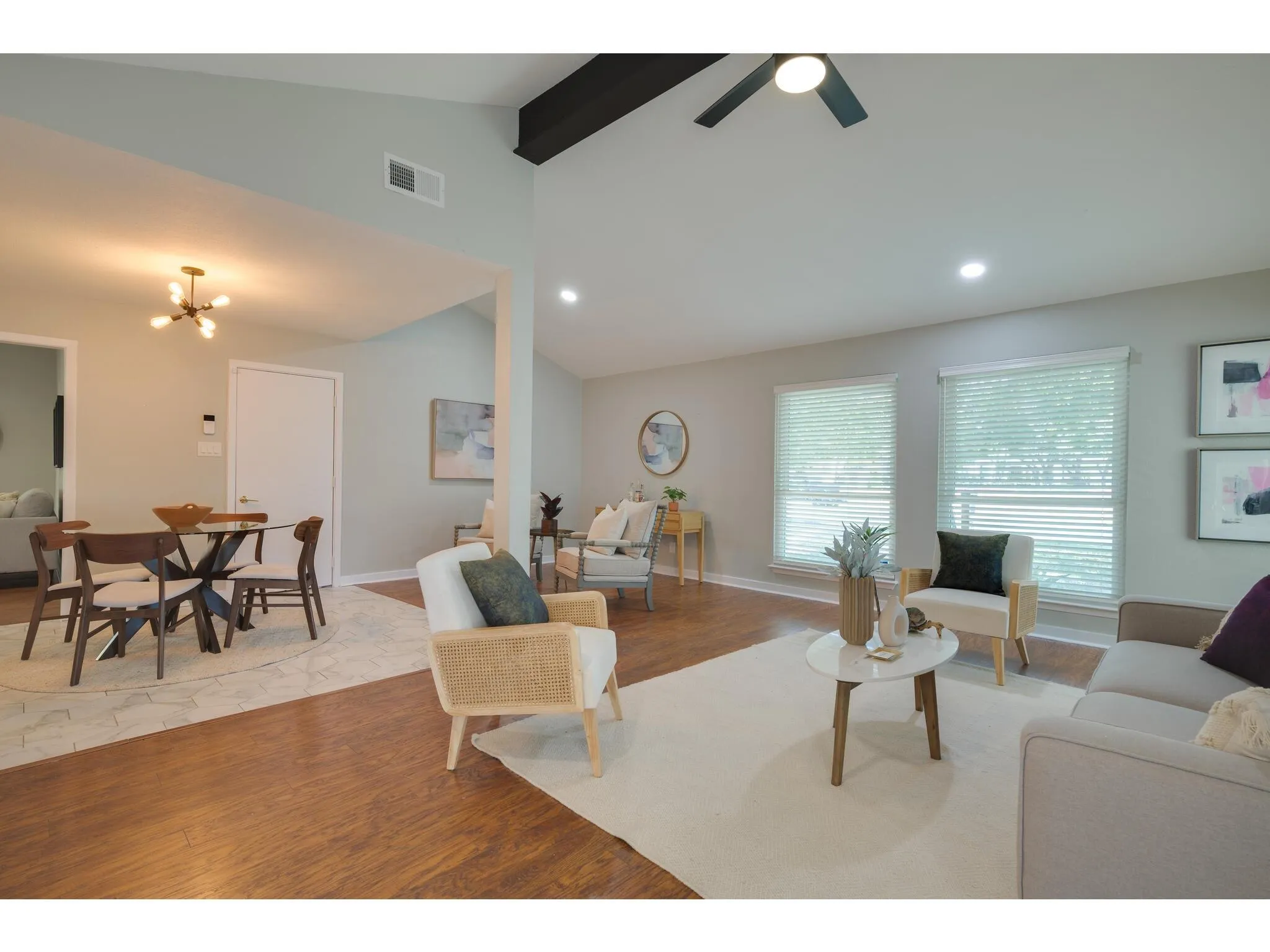 Photo 2 of 3203 FOSTER LN