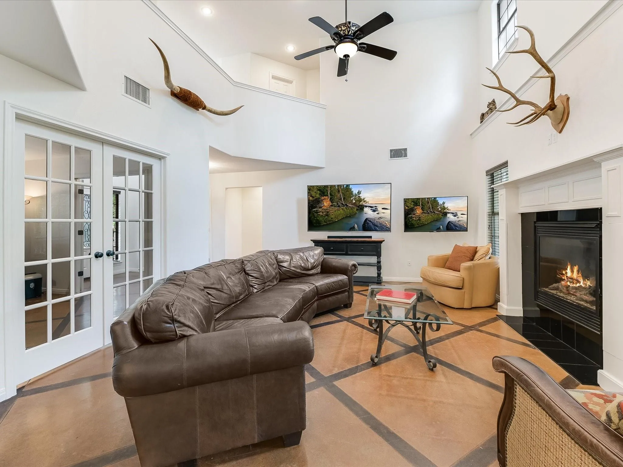 Photo 4 of 15214 NIGHTINGALE LN