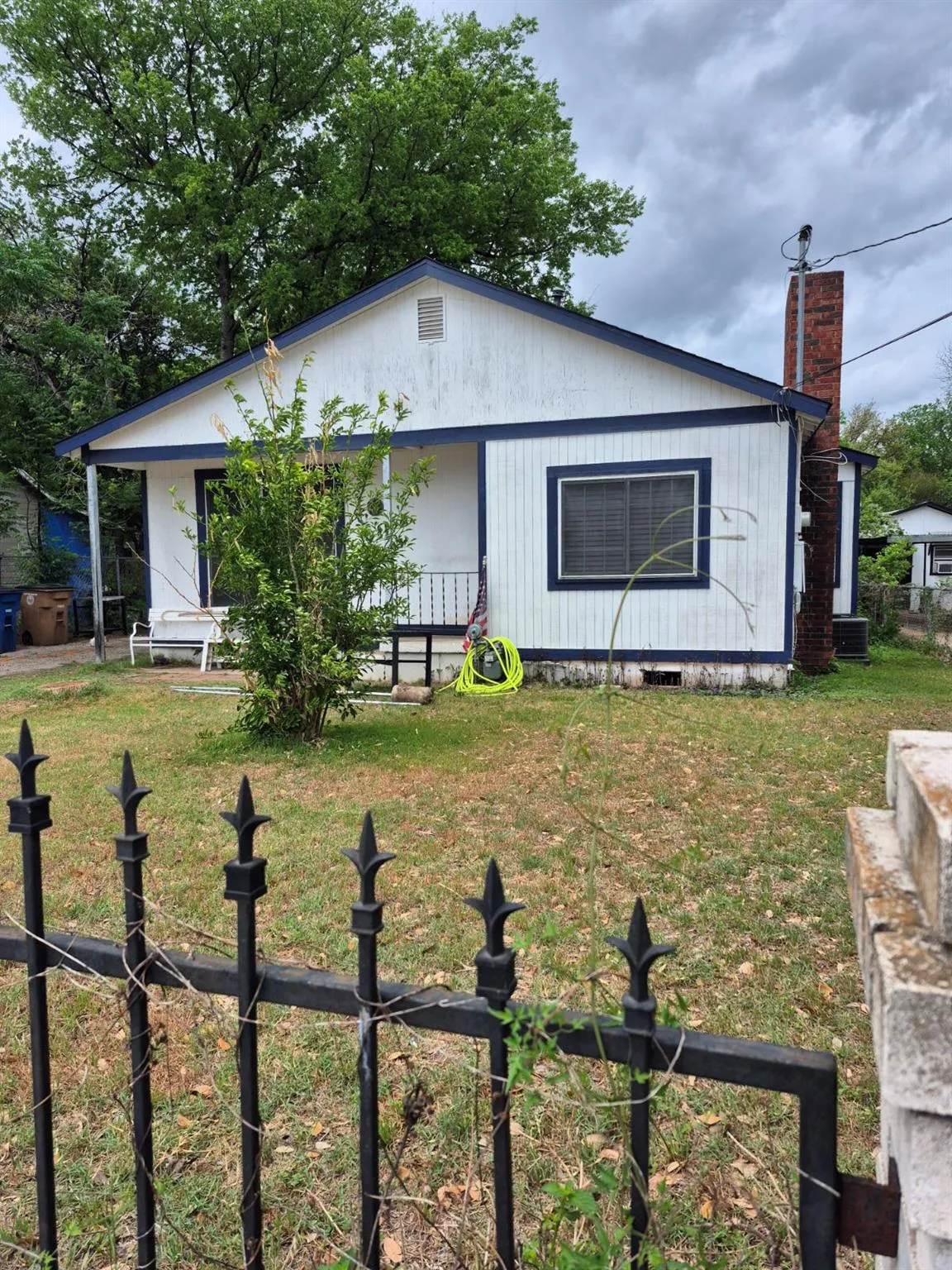 Photo 2 of 604 SPRINGDALE RD