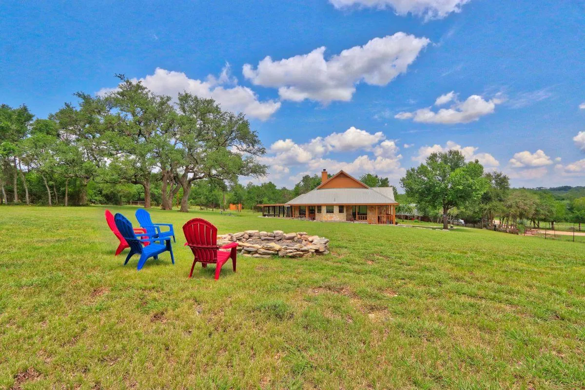 Photo 3 of 10621 FM 150 NONE W
