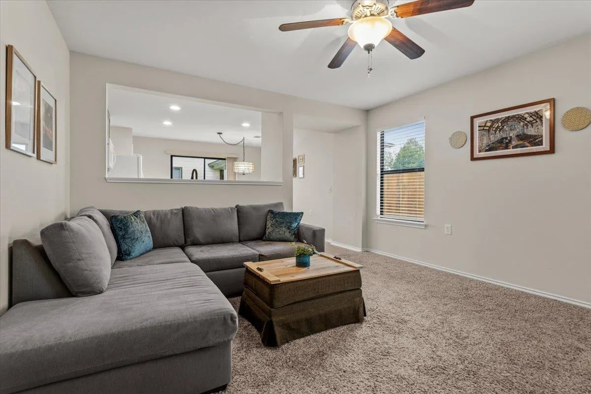 Photo 5 of 8913 WILEY WAY