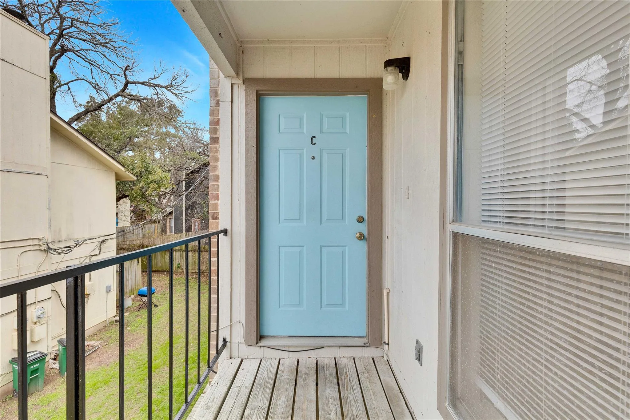 Photo 2 of 11900 ALPHEUS AVE