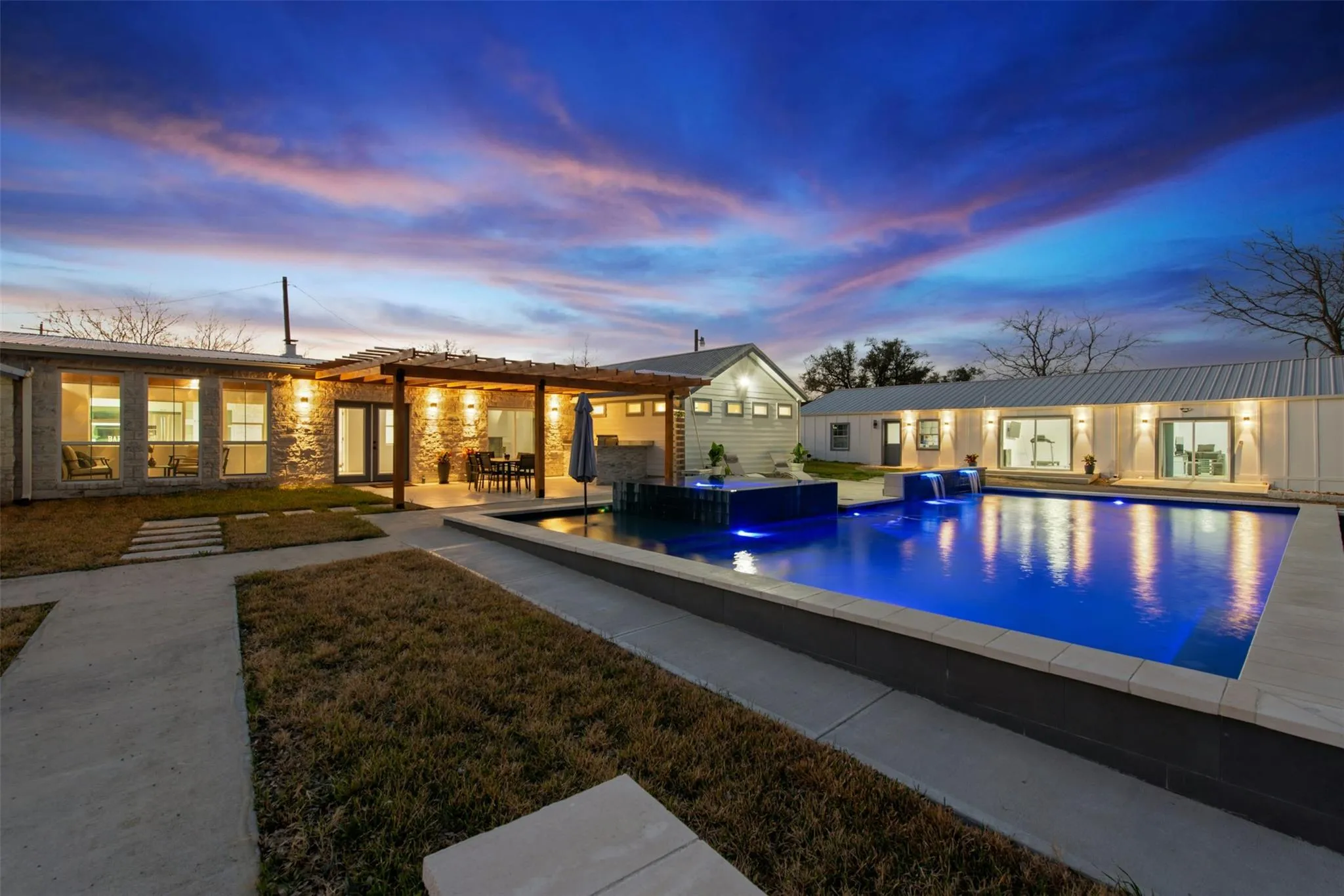 Photo of 14300 SUMMIT VIEW DR, Leander, TX, 78641