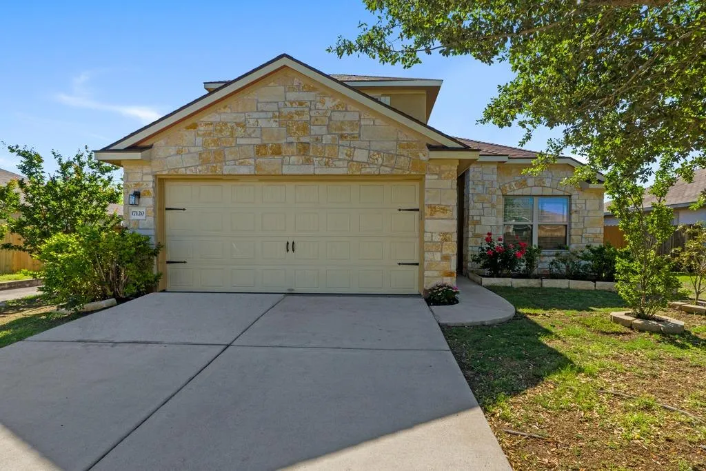 Photo of 17120 BRIDGEFARMER BLVD, Pflugerville, 78660