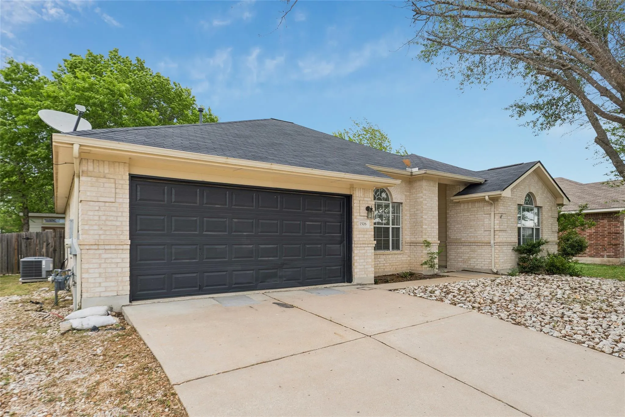 Photo 3 of 1506 COSMOS WAY