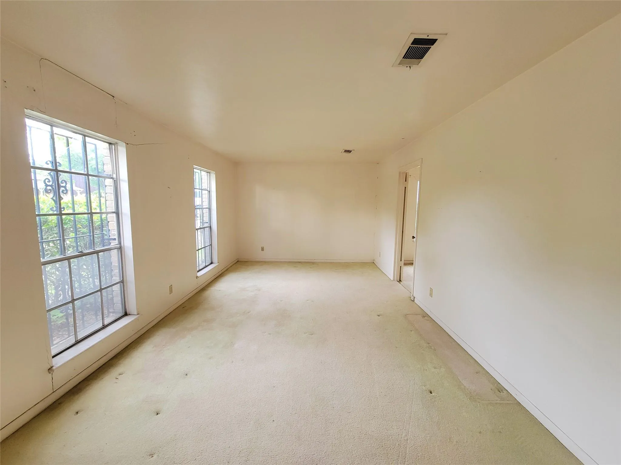 Photo 3 of 6605 HIGHPOINT DR