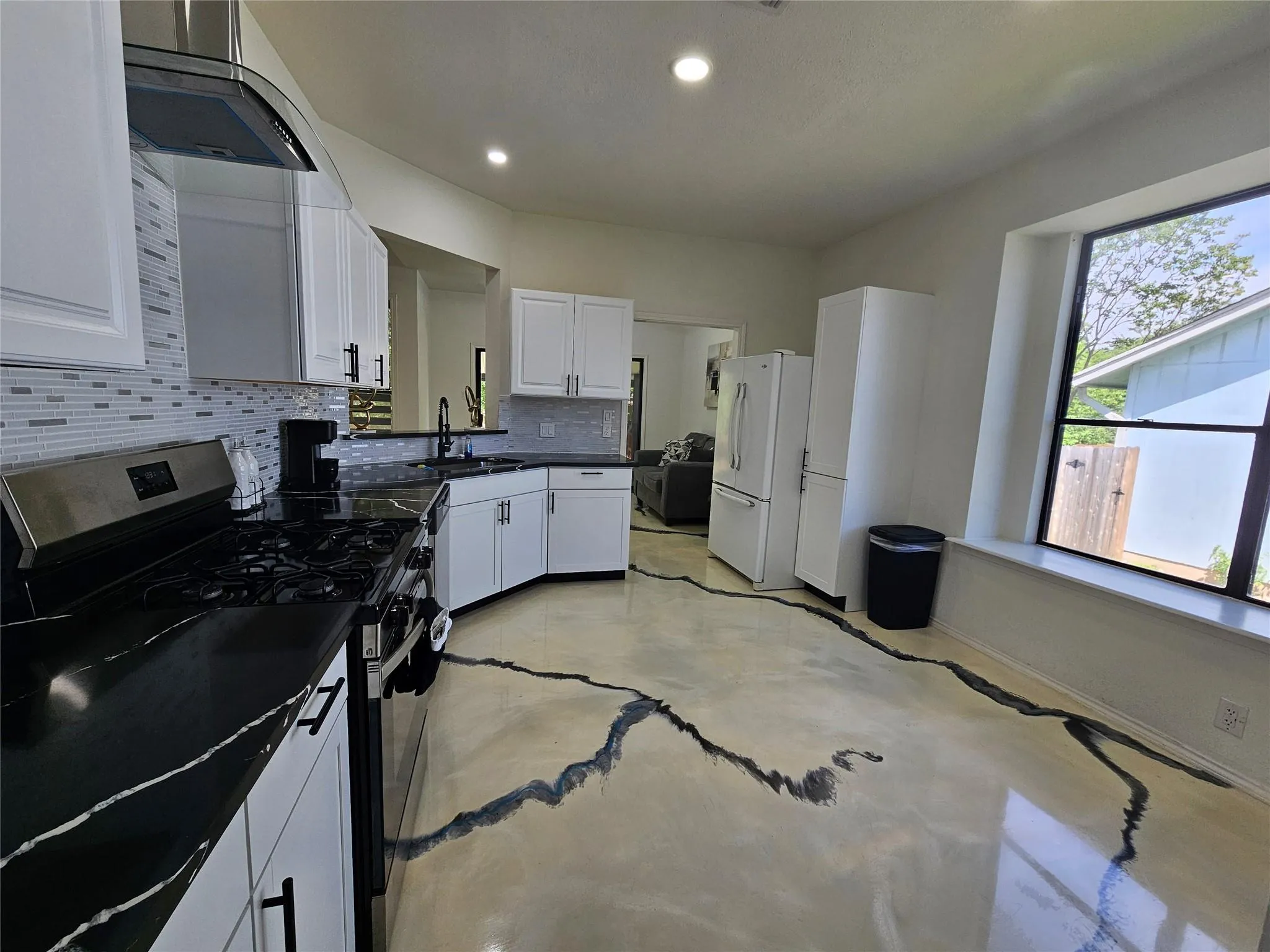 Photo 4 of 11806 PRAIRIE HEN LN