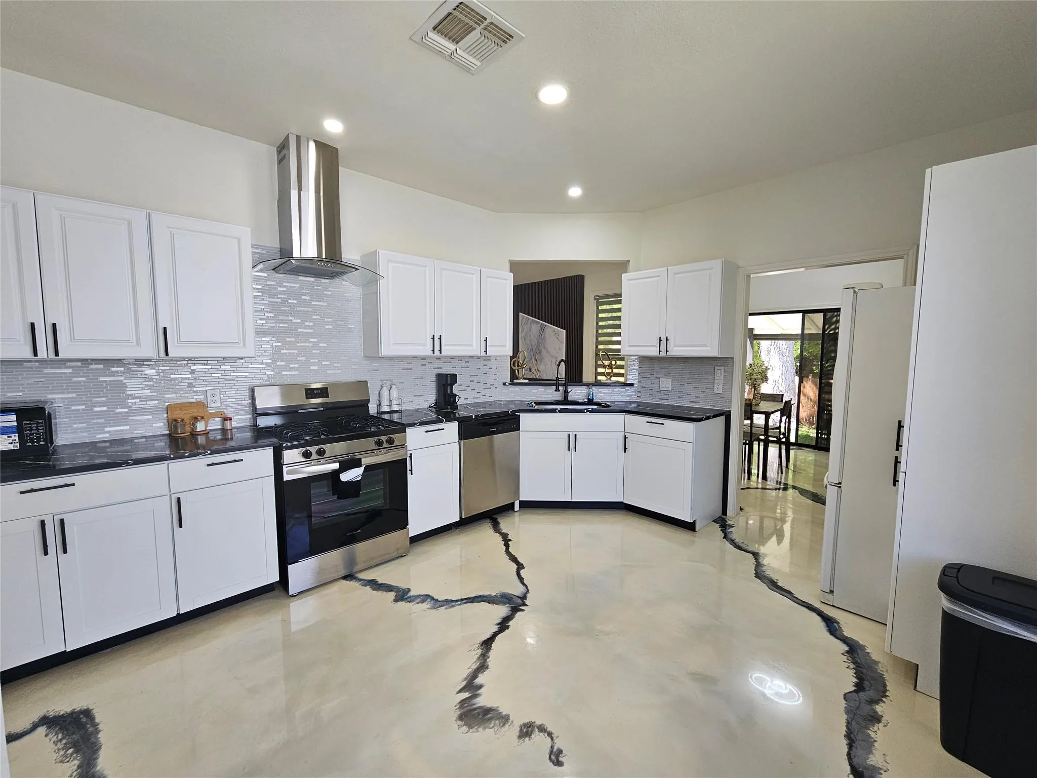 Photo 3 of 11806 PRAIRIE HEN LN