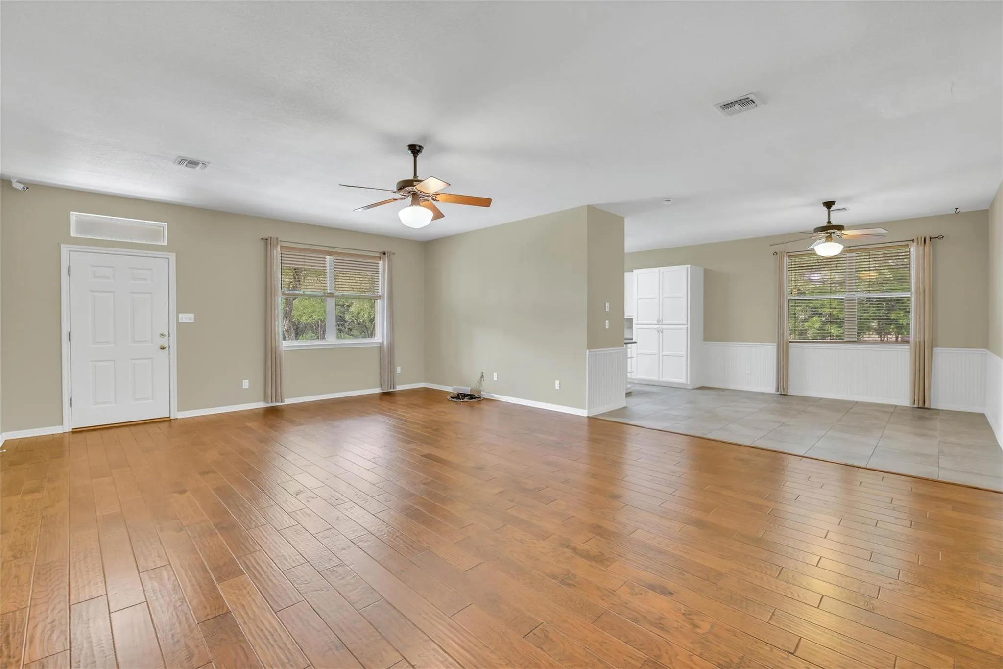 Photo 5 of 3016 TRADEWIND DR