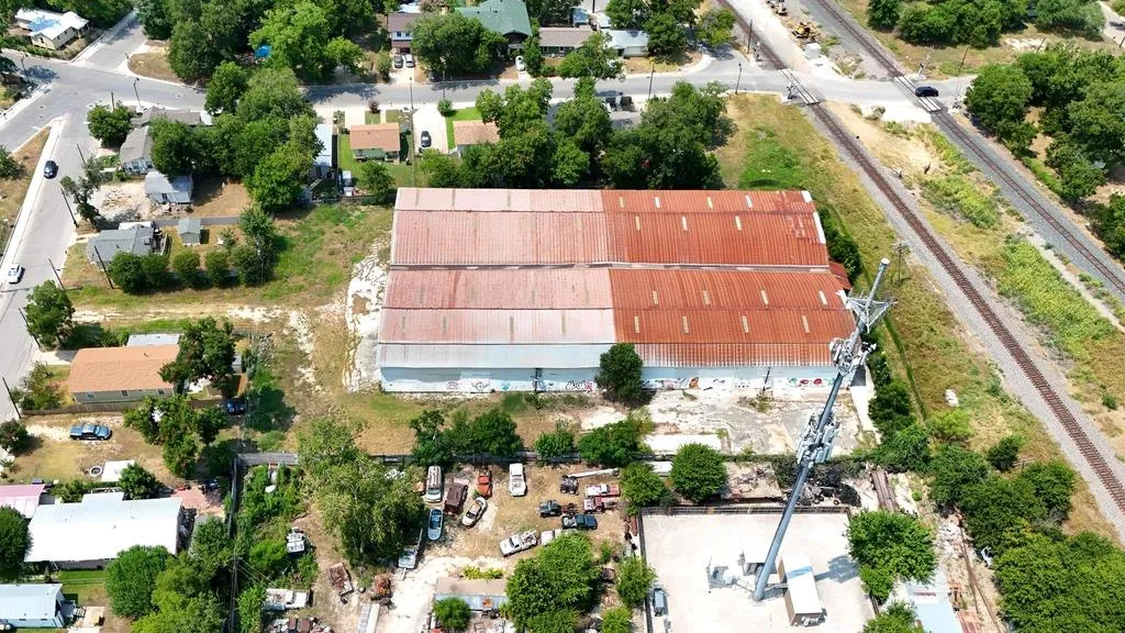 Photo 2 of 312 COMACHO ST