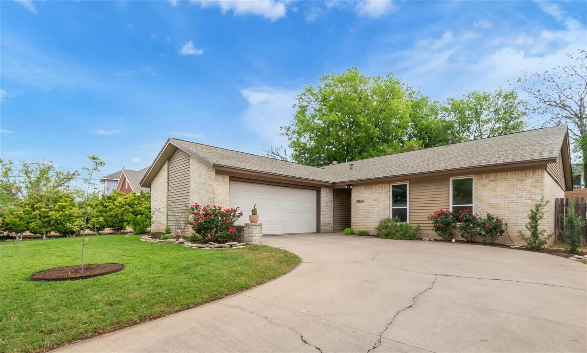 Photo 2 of 10809 PARKFIELD DR
