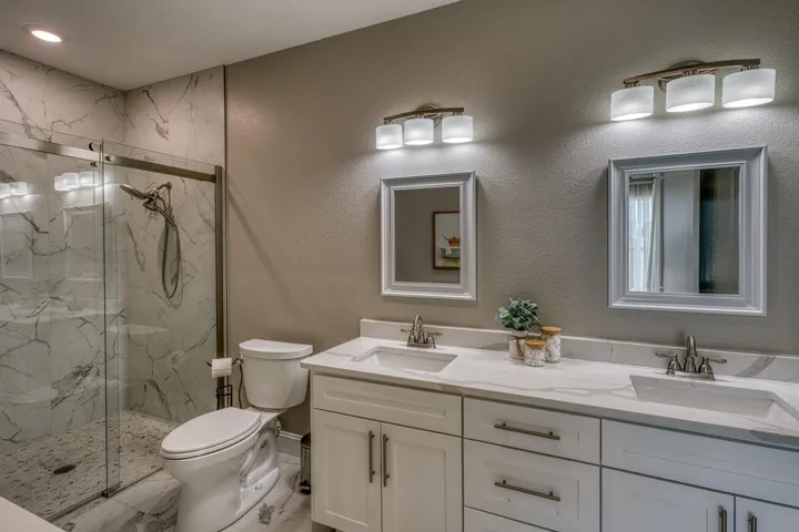 Dual vanities