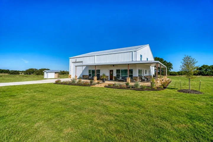 Vritually staged the landscaping