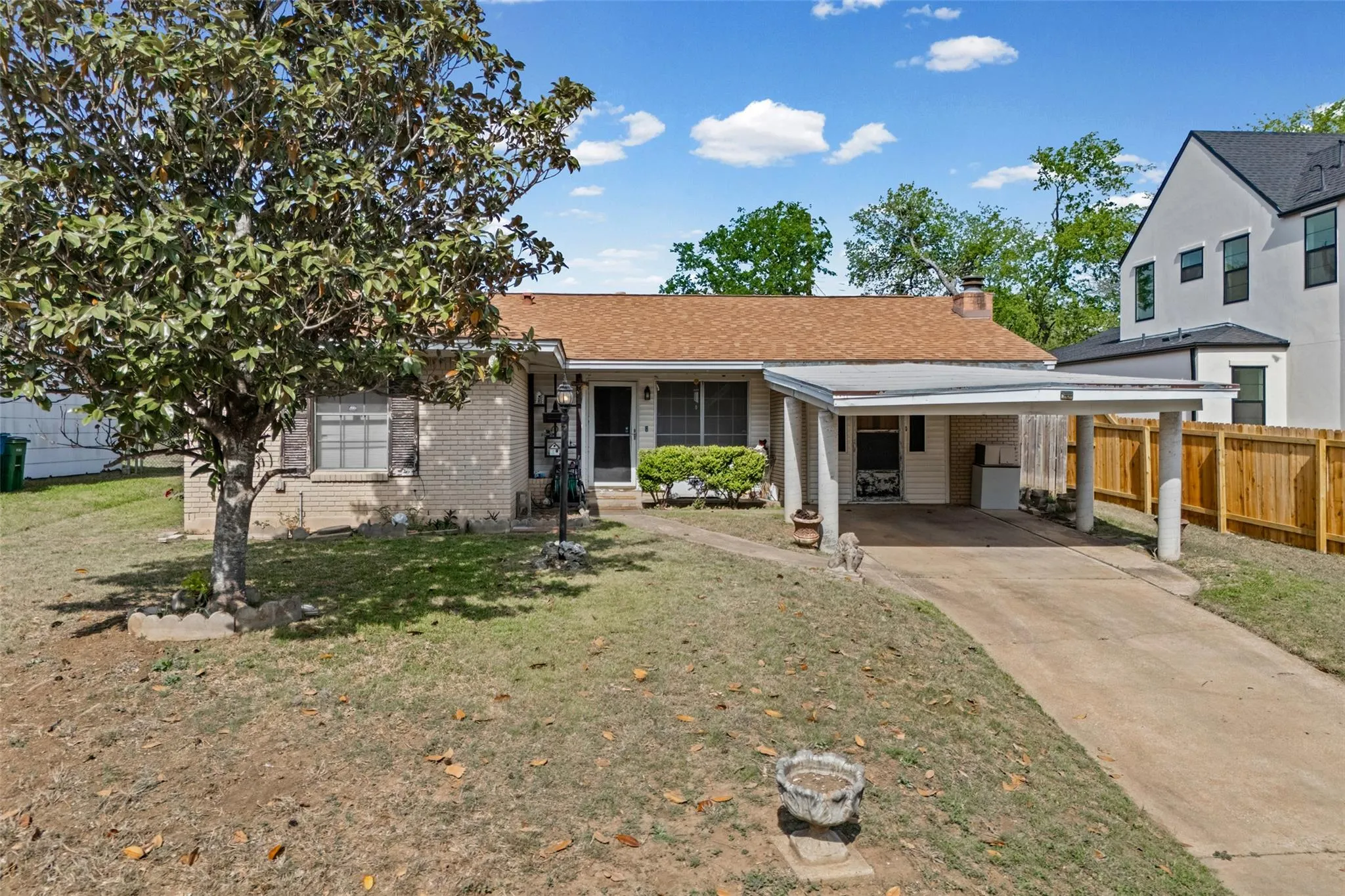 Photo of 2510 LITTLE JOHN LN, Austin, 78704