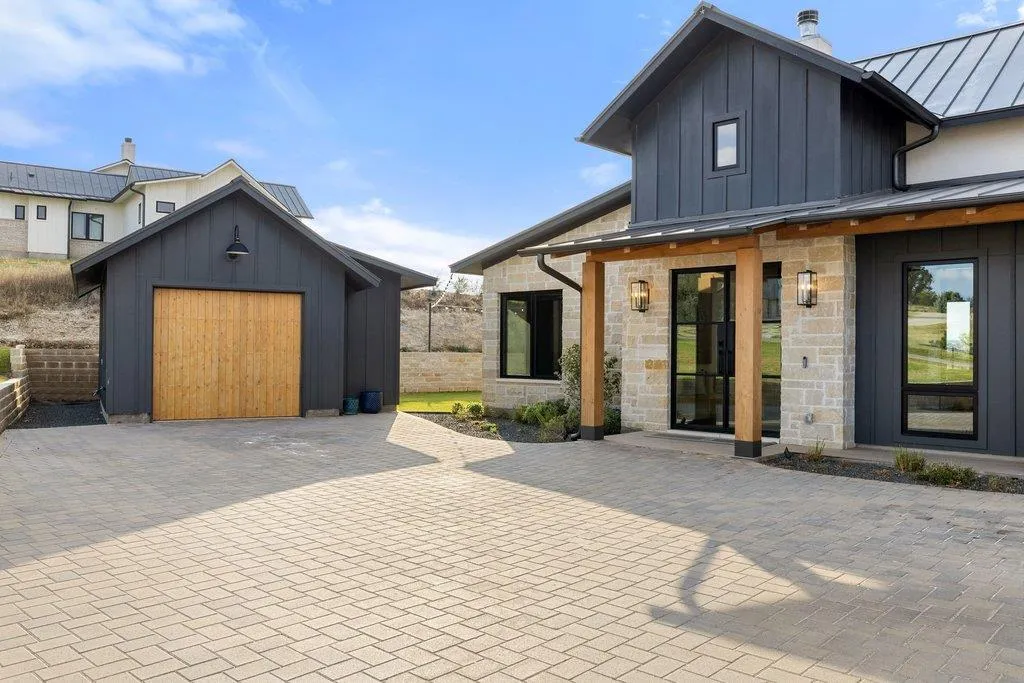 Photo 4 of 6316 CAUDILL LN