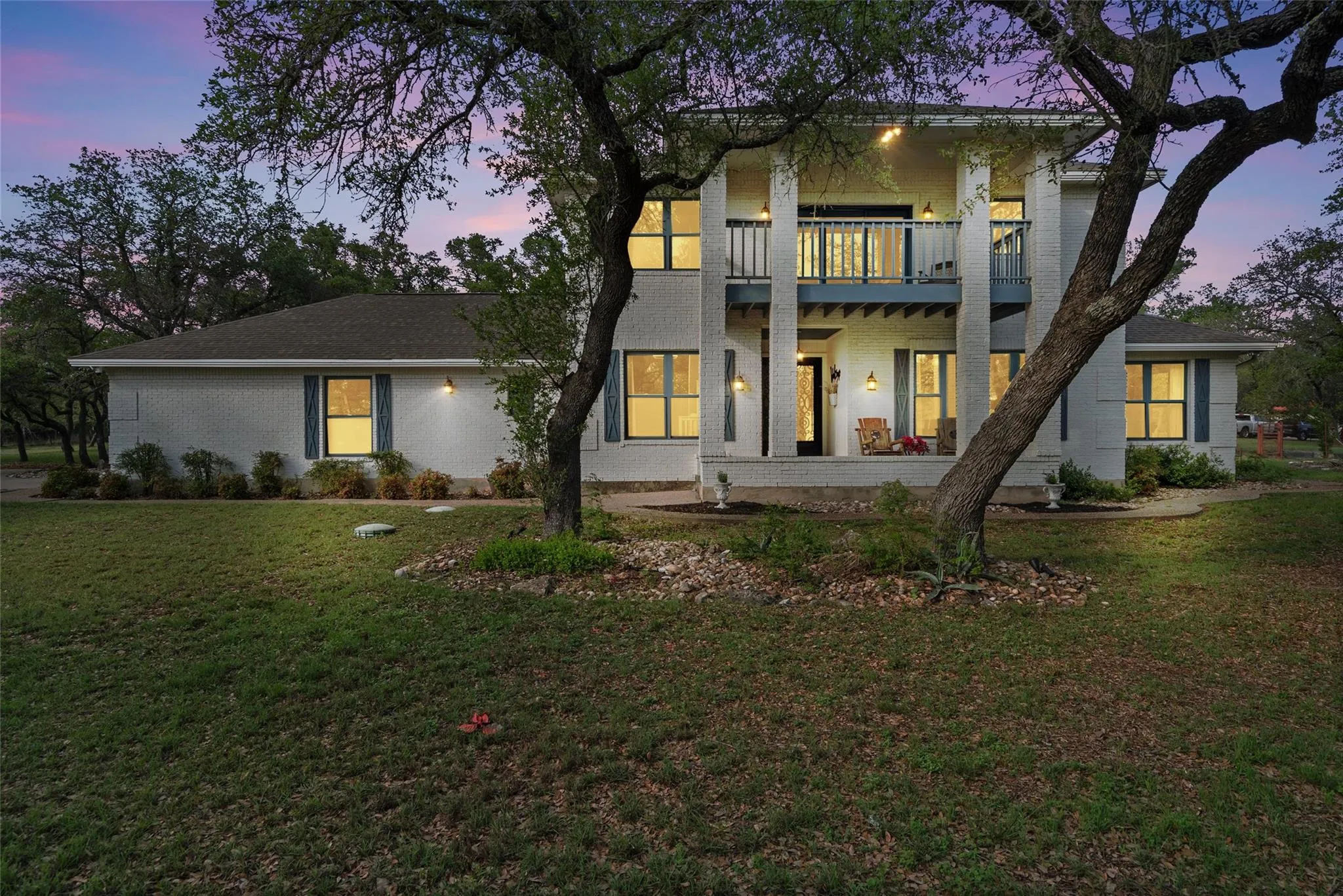 Photo 5 of 606 WINCHESTER DR
