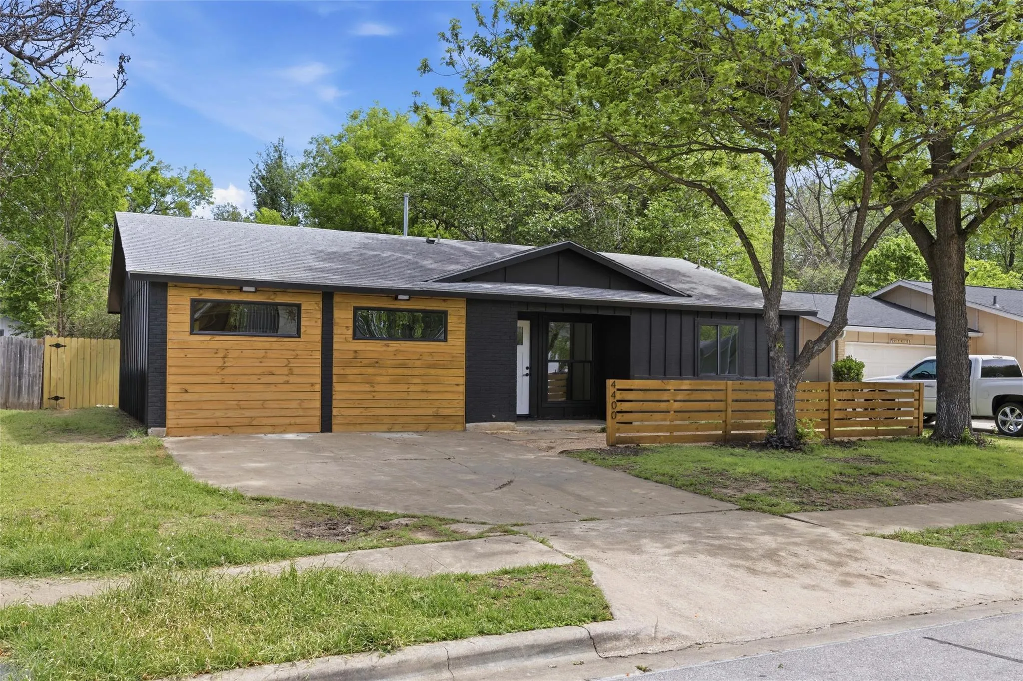Photo 2 of 4400 DOVEHILL DR