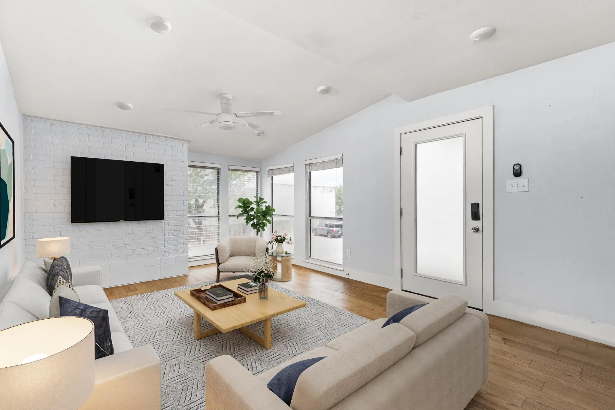 Photo 2 of 909 REINLI ST #232