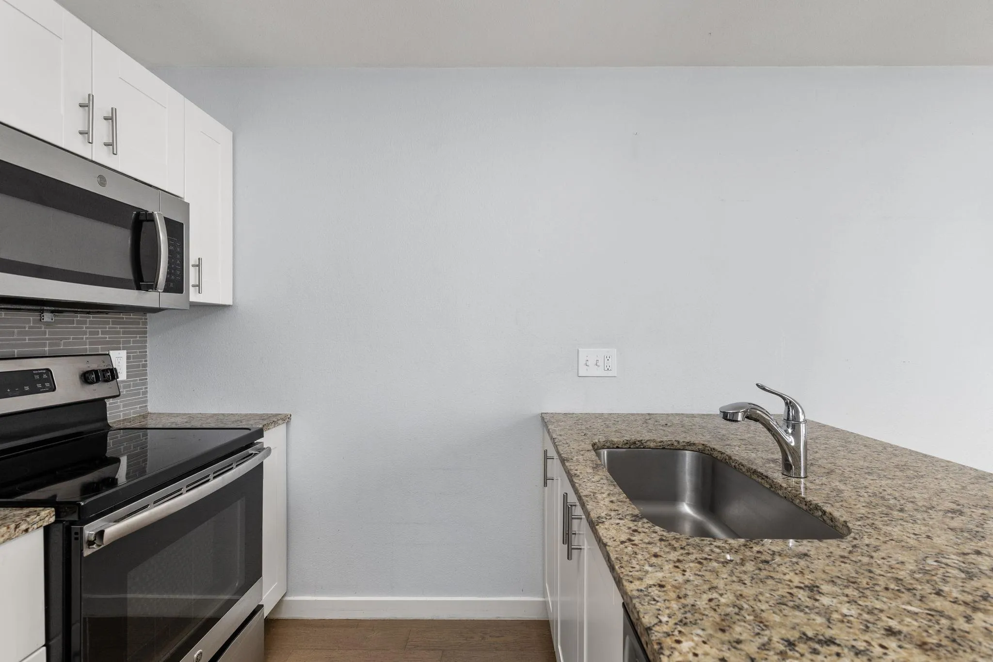 Photo 4 of 909 REINLI ST #232