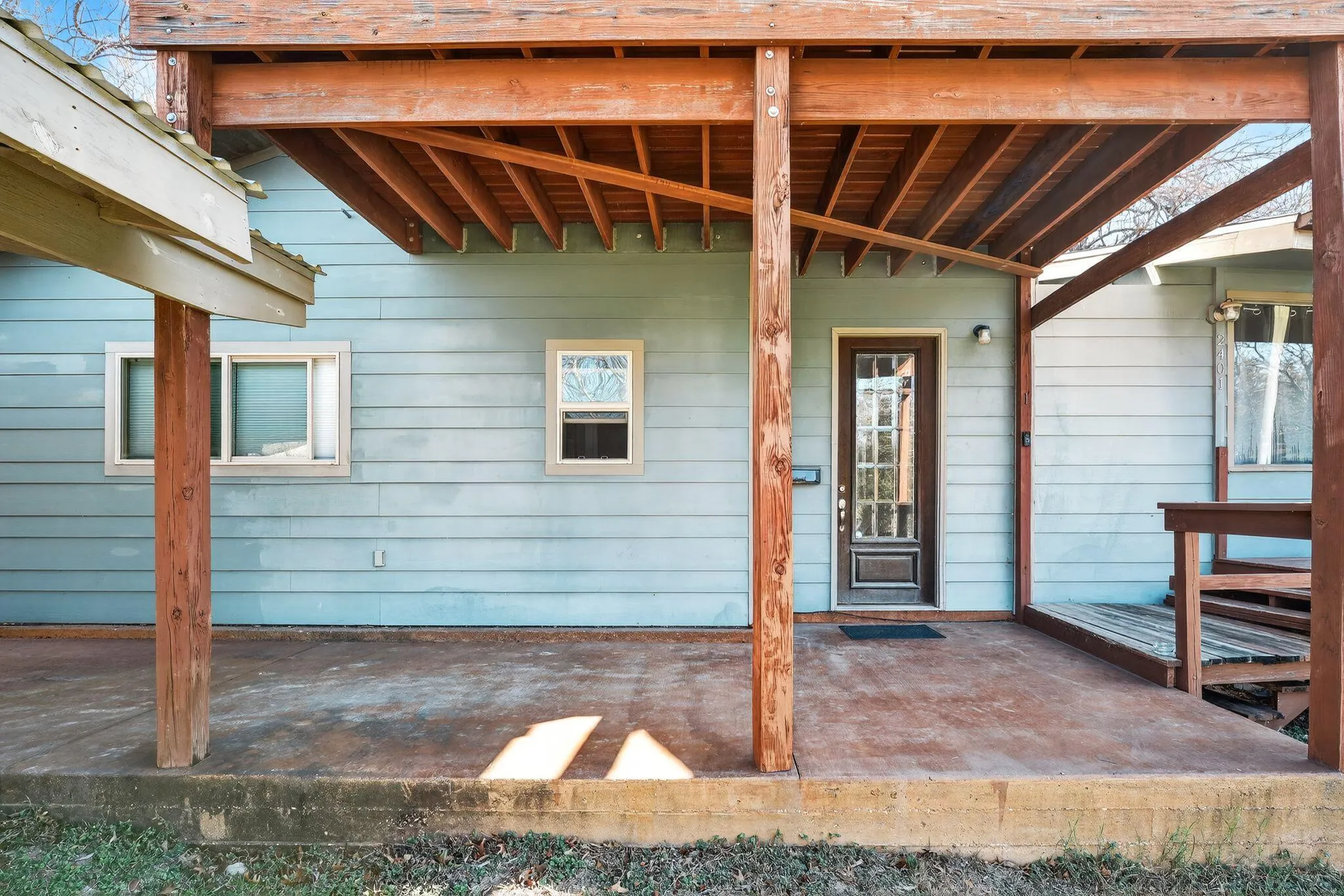 Photo 4 of 2401 DE SOTO DR