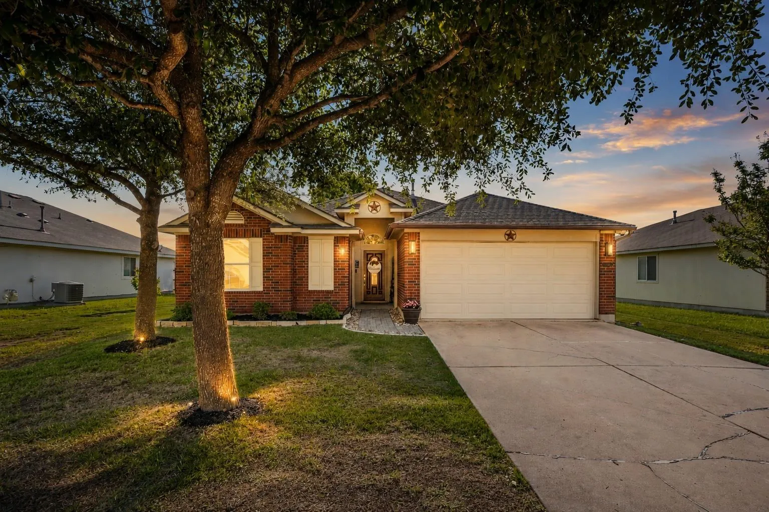 Photo of 303 MC COY LN, Hutto, TX, 78634