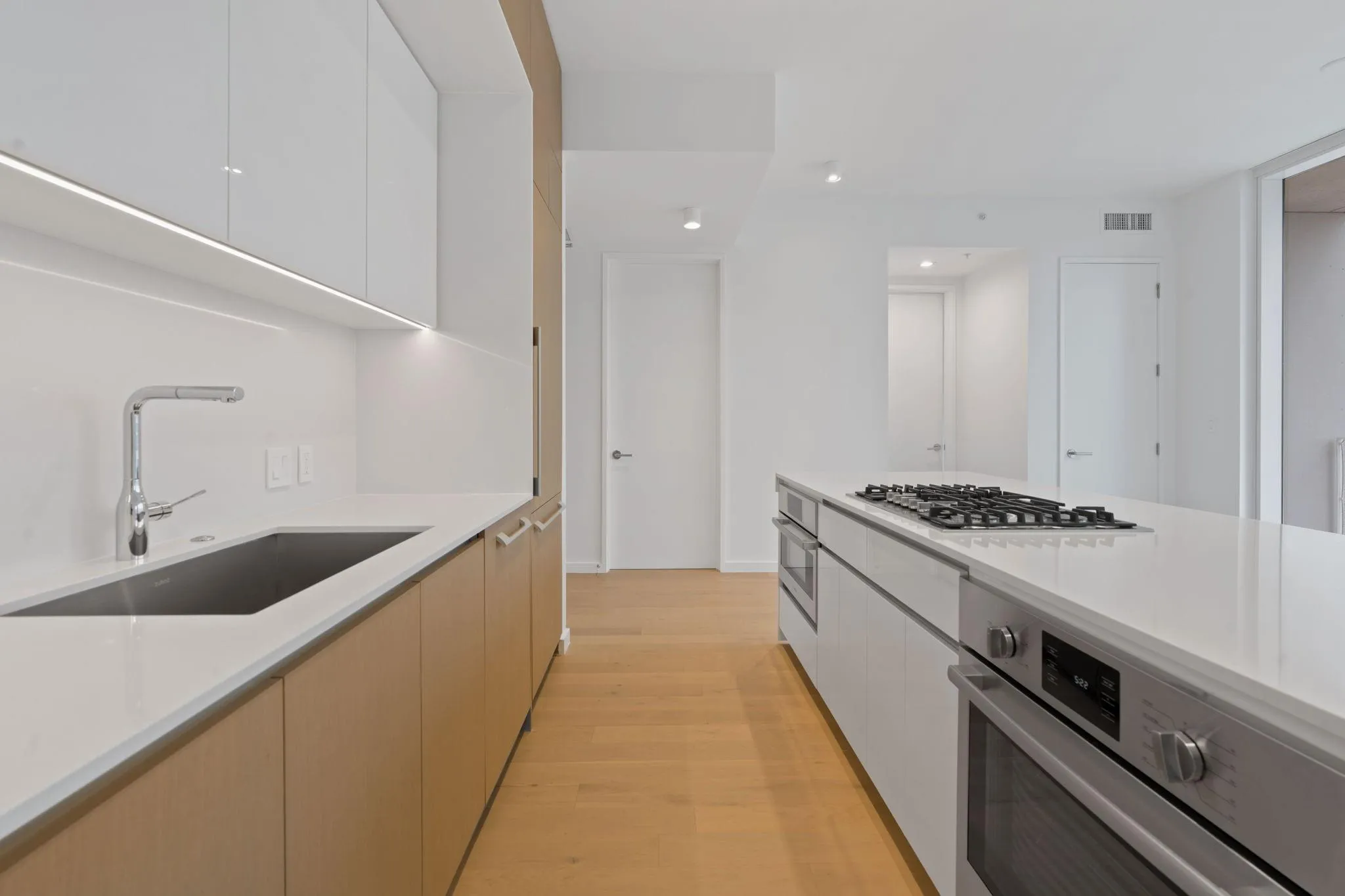 Photo 5 of 313 W 17TH ST #2106
