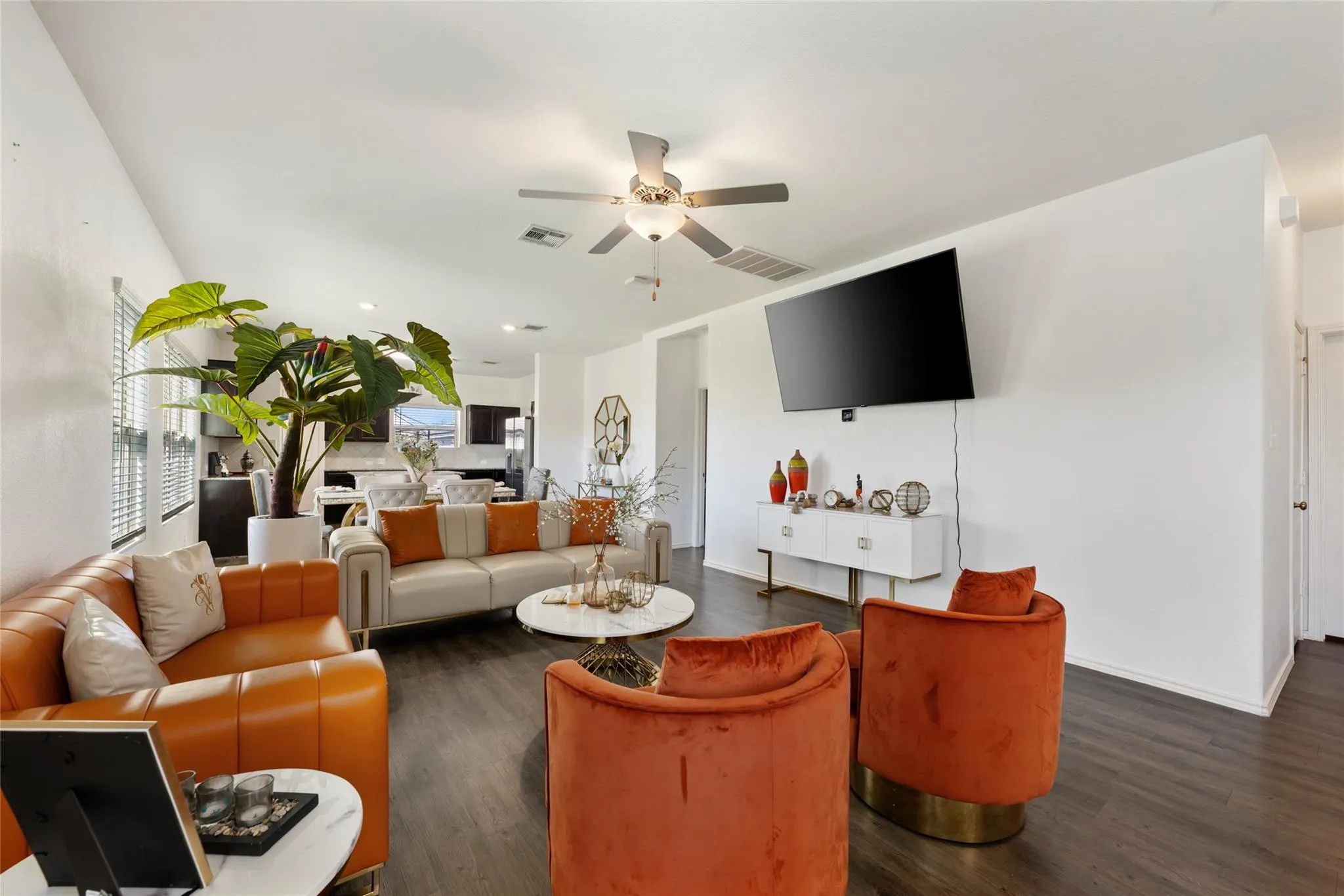 Photo 4 of 524 CIRCLE WAY #12F