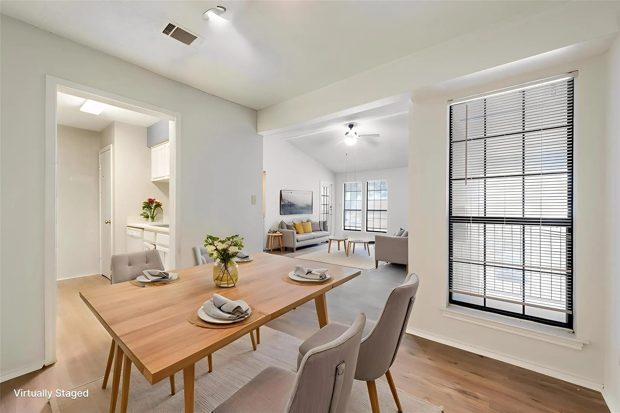 Photo 4 of 1202 THORPE LN #216