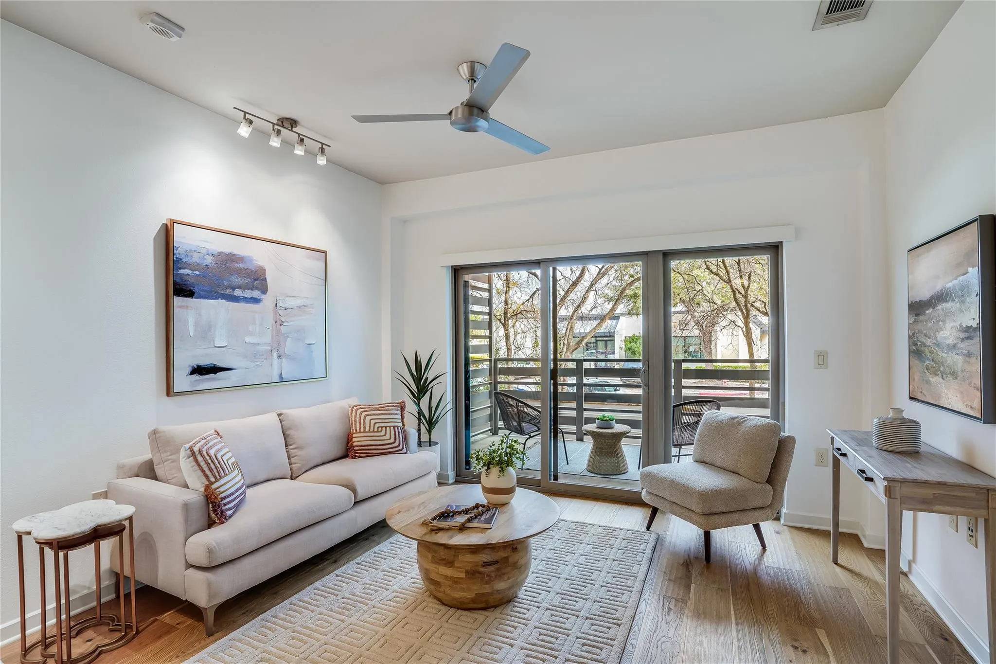 Photo 3 of 3600 S LAMAR BLVD #115
