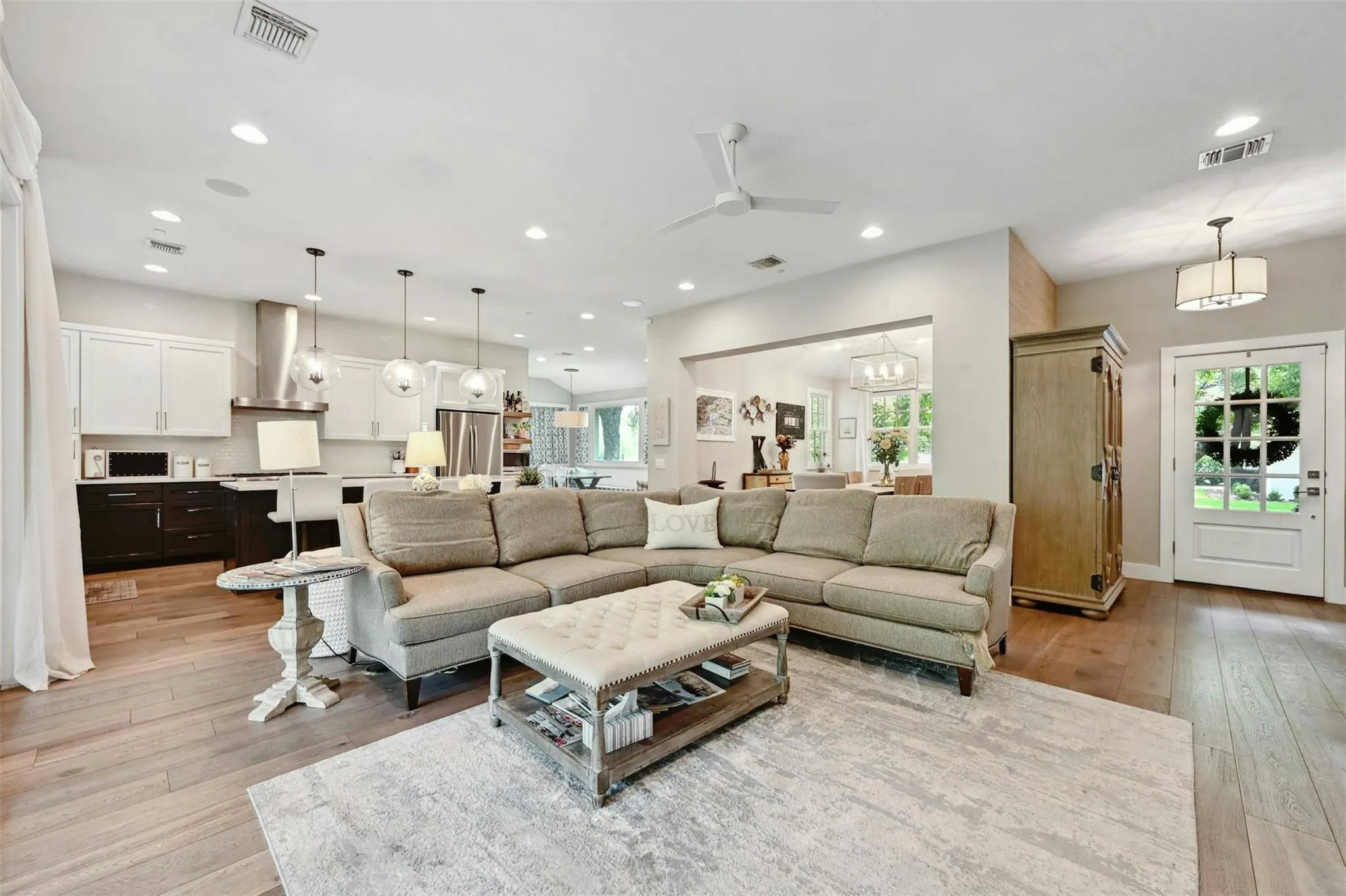 Photo 4 of 3400 OAKMONT BLVD