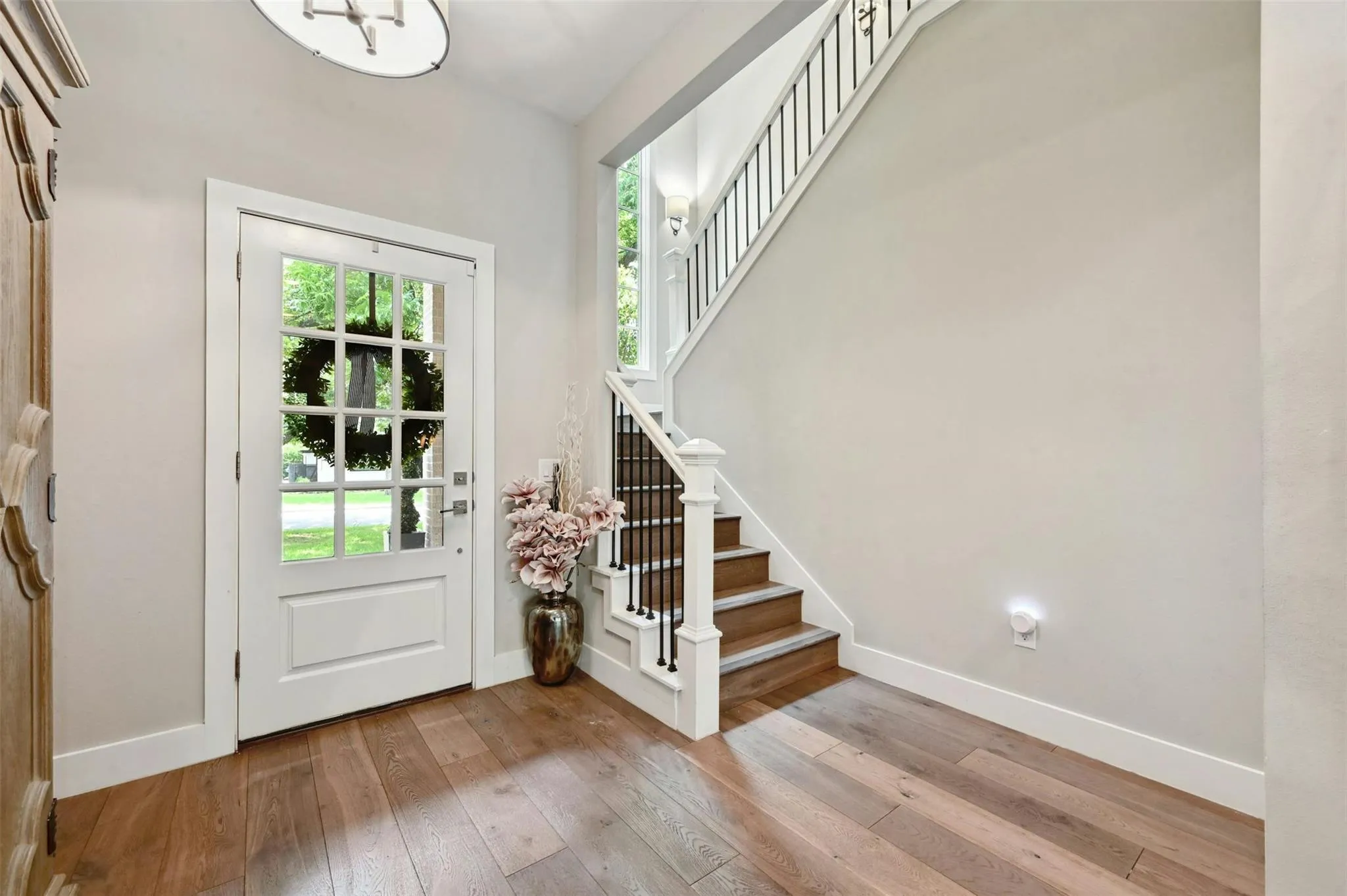 Photo 3 of 3400 OAKMONT BLVD