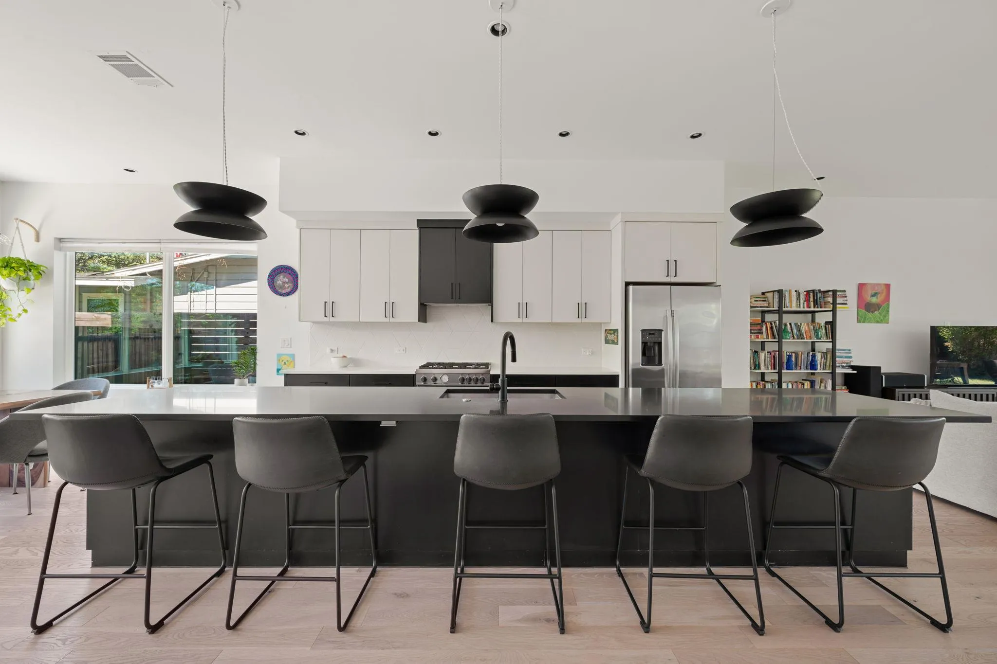 Photo 4 of 3302 GOODWIN AVE #A