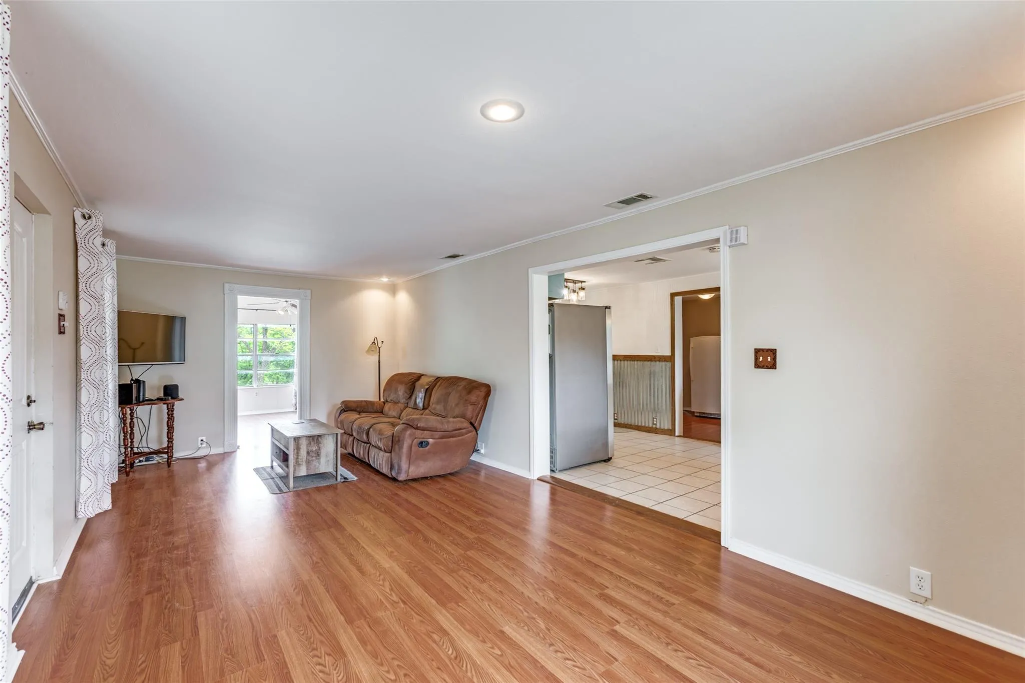 Photo 5 of 201 CHURCH HILL LN