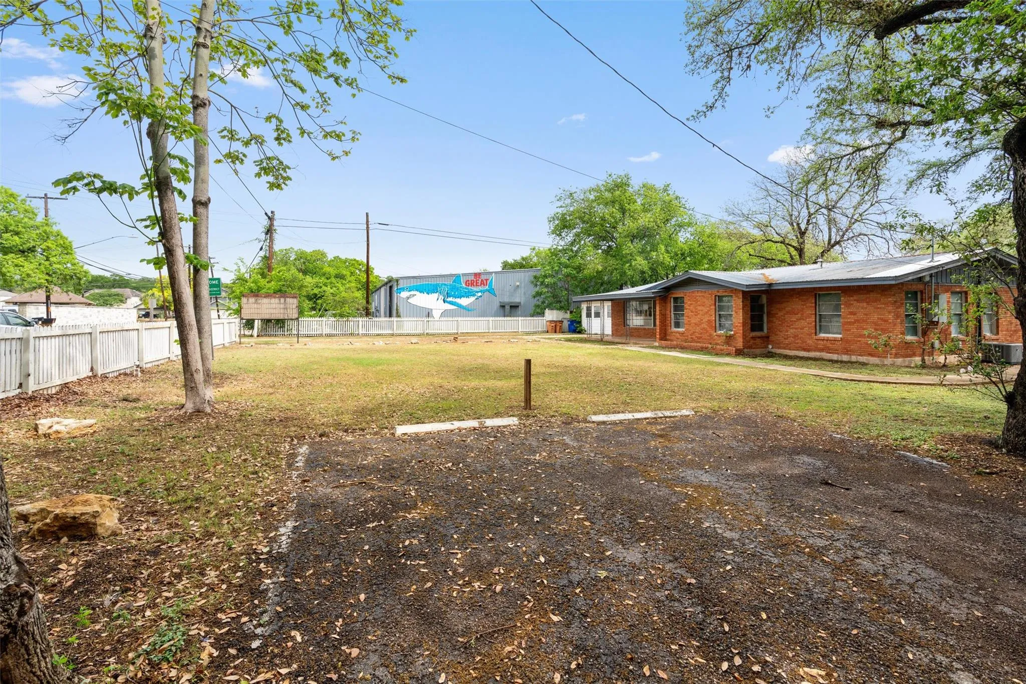 Photo 5 of 10205 OLD MENCHACA RD