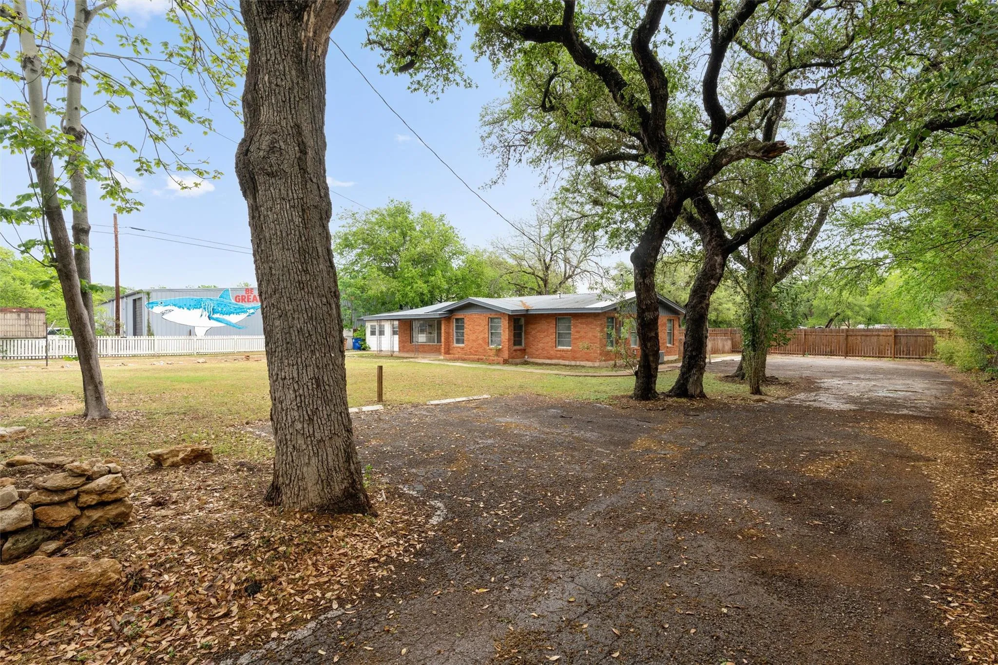 Photo 2 of 10205 OLD MENCHACA RD