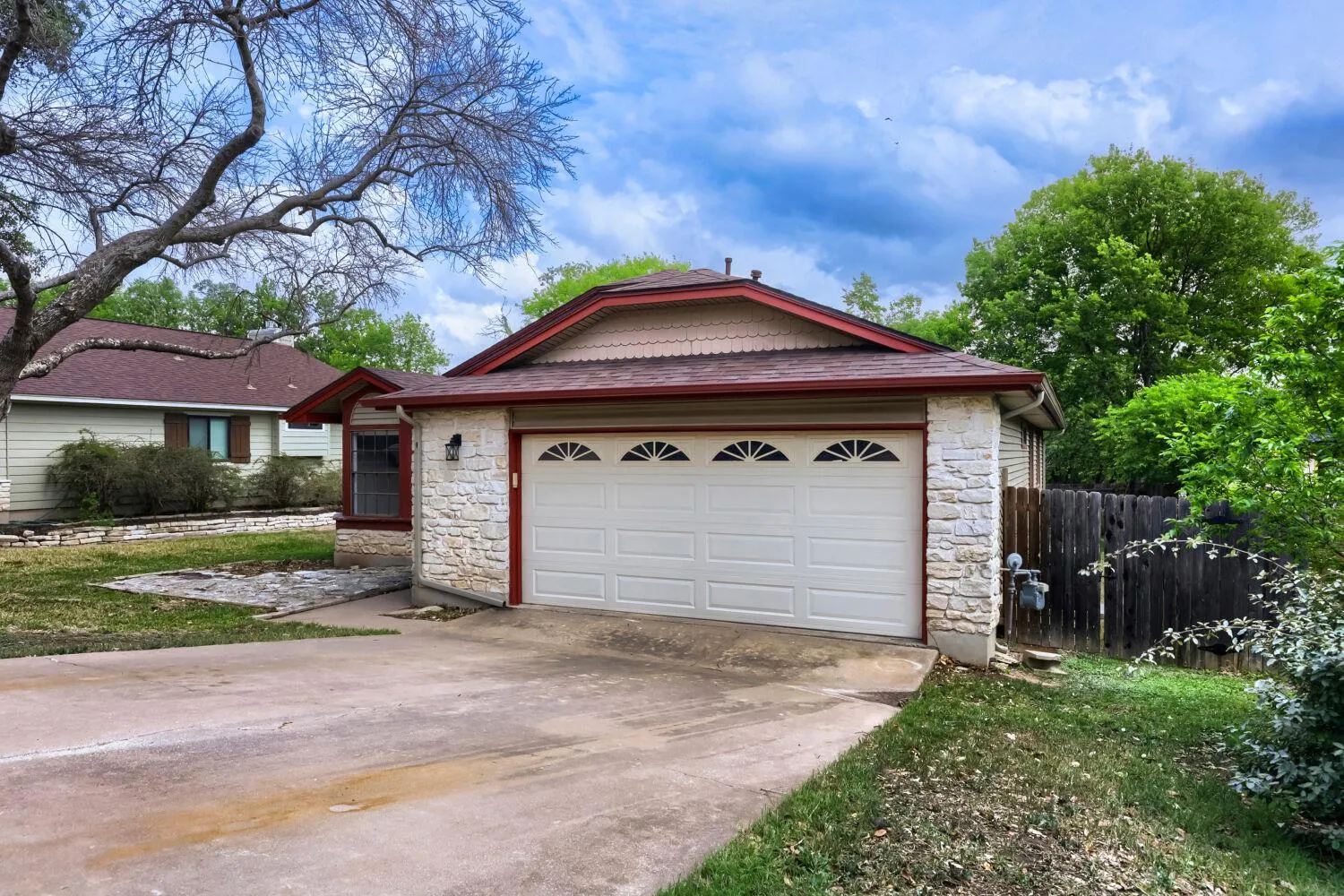 Photo 3 of 13113 BILLIEM DR