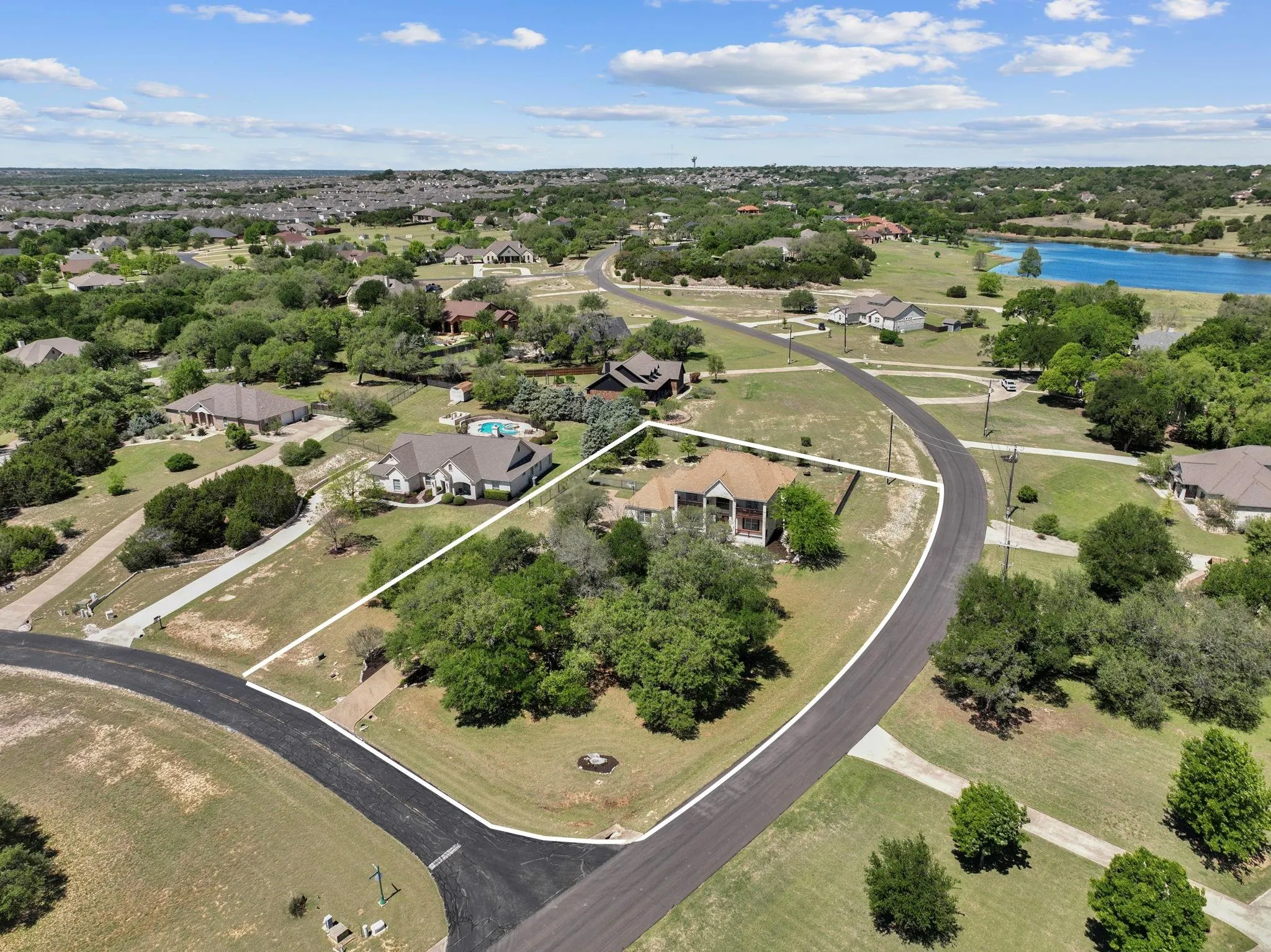 Photo 5 of 600 LAKE SIDE CV