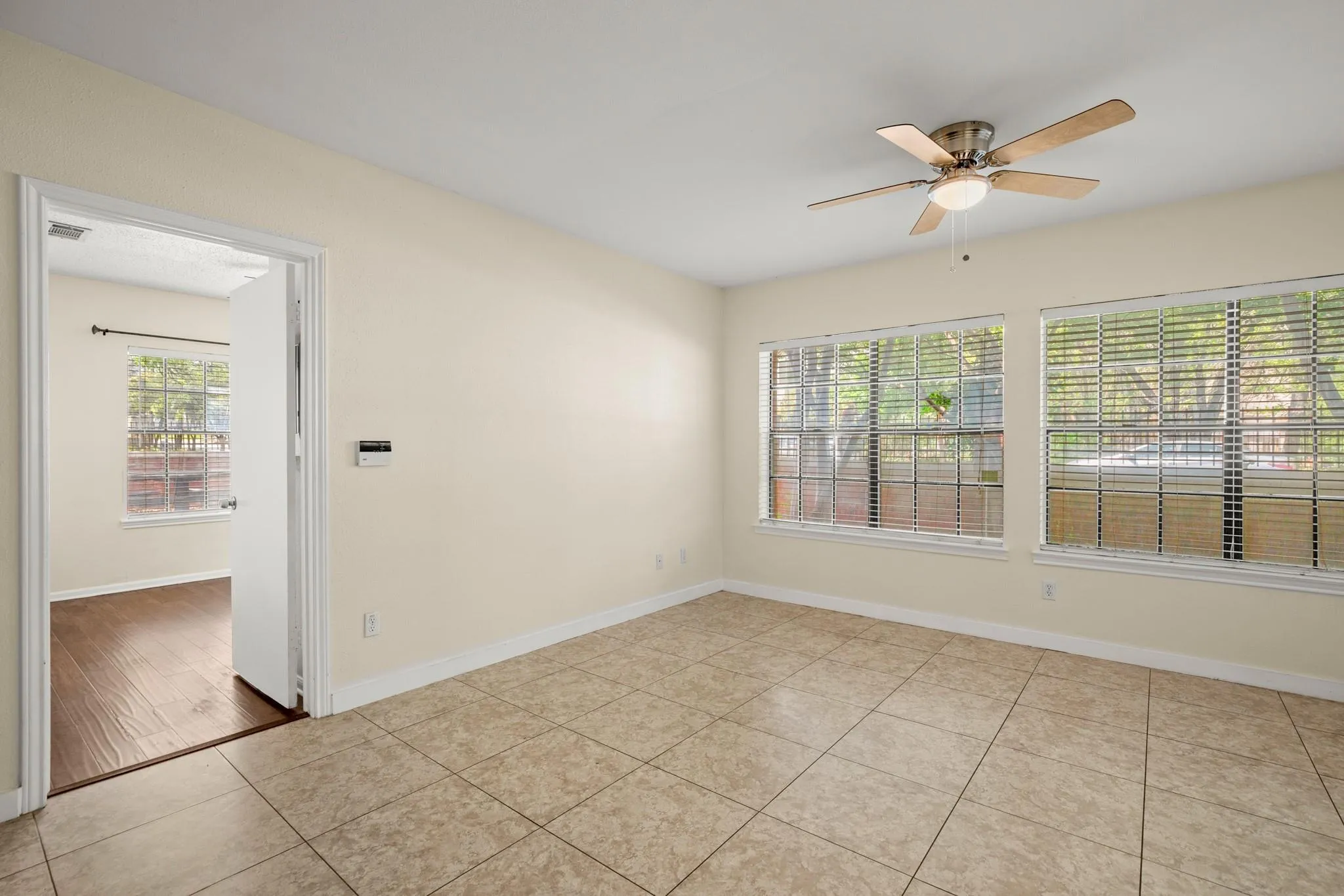Photo 4 of 712 W 21ST ST #101