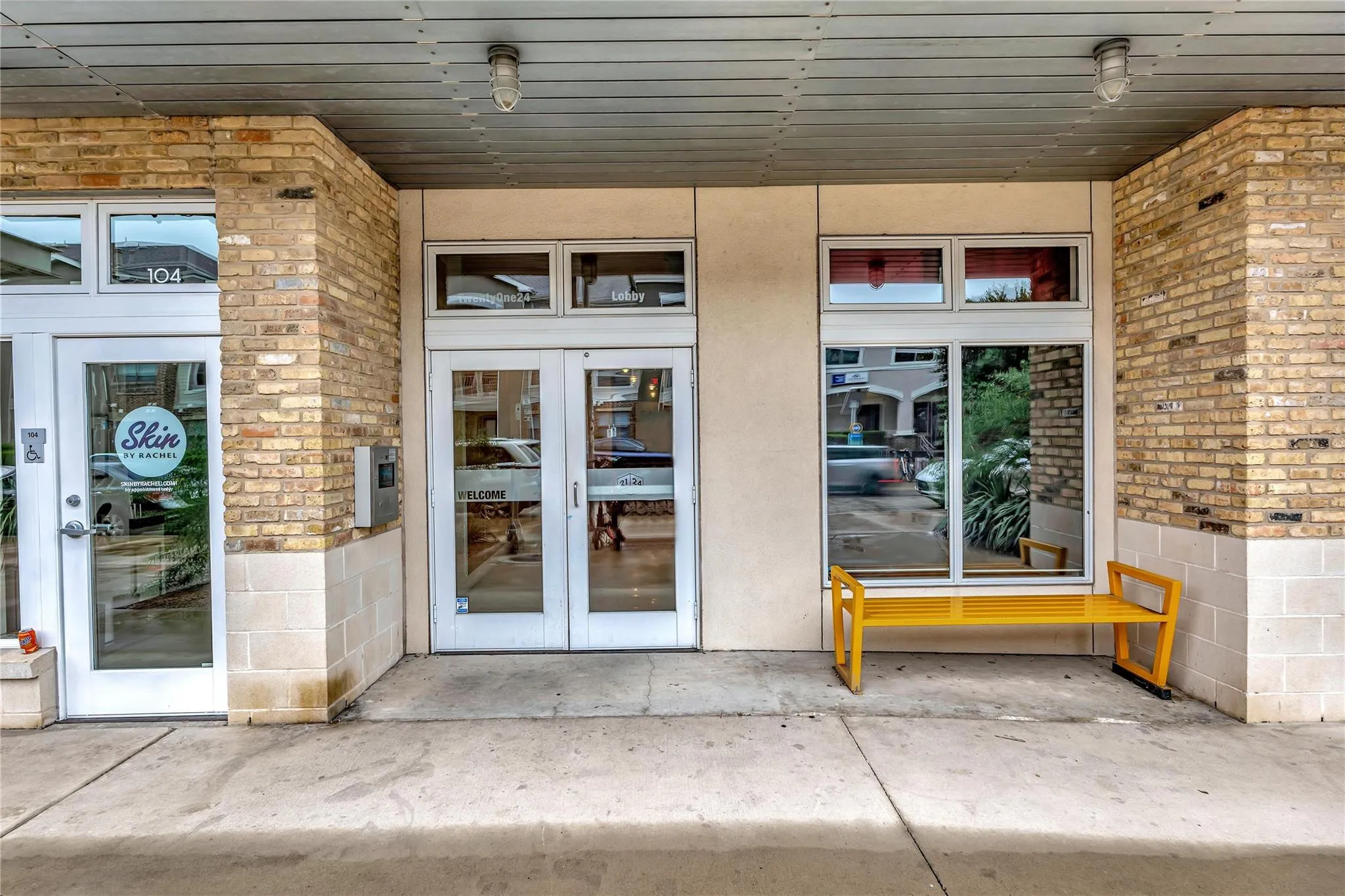 Photo 3 of 2124 E 6TH ST #305