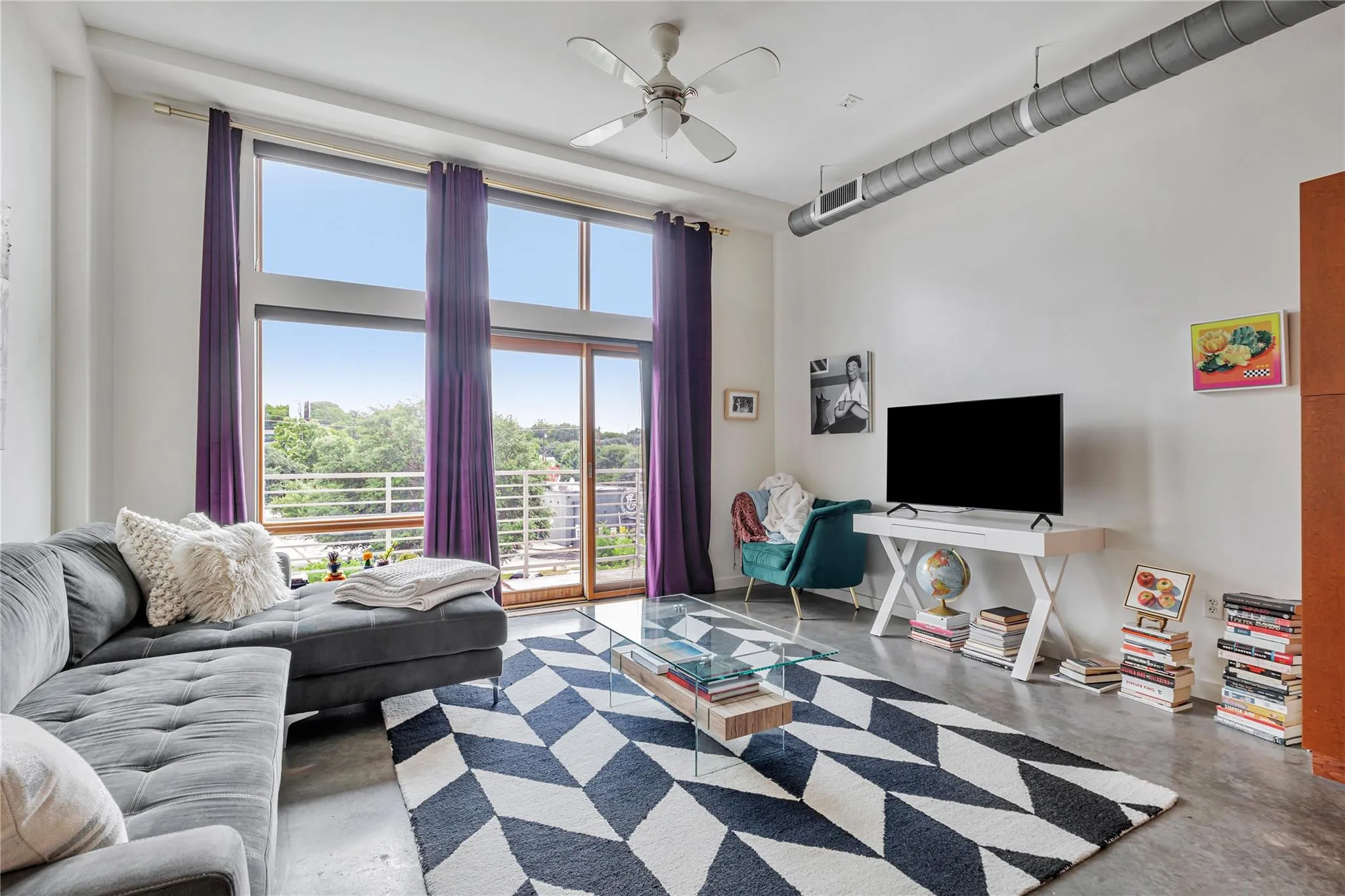 Photo 2 of 2124 E 6TH ST #305