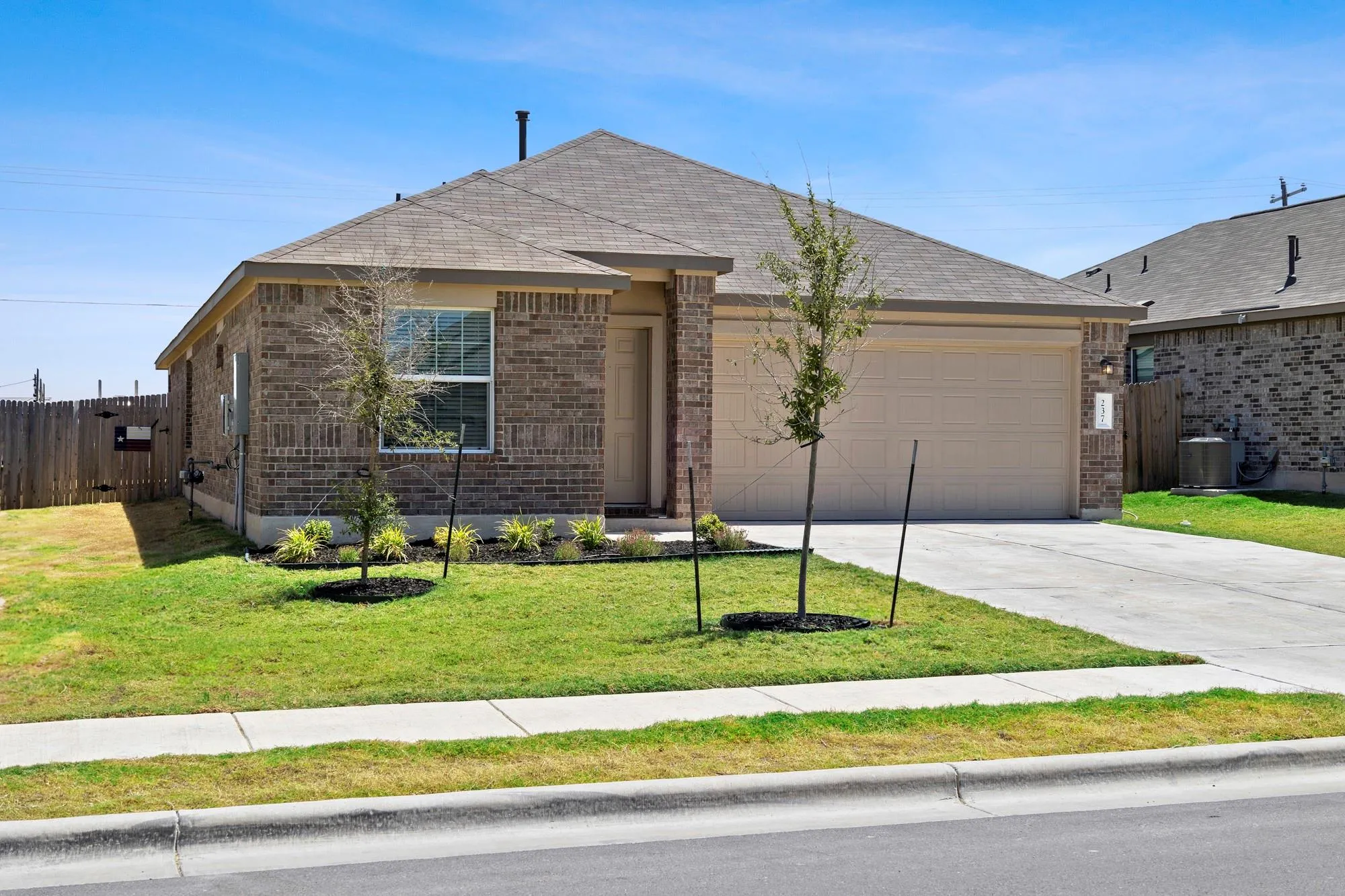 Photo 5 of 237 ESCONDIDO CIR