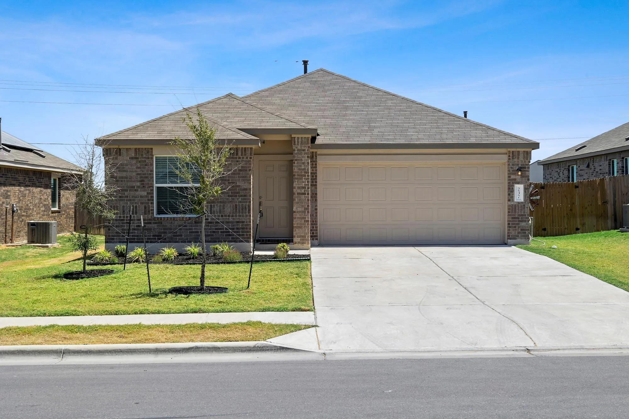 Photo 4 of 237 ESCONDIDO CIR