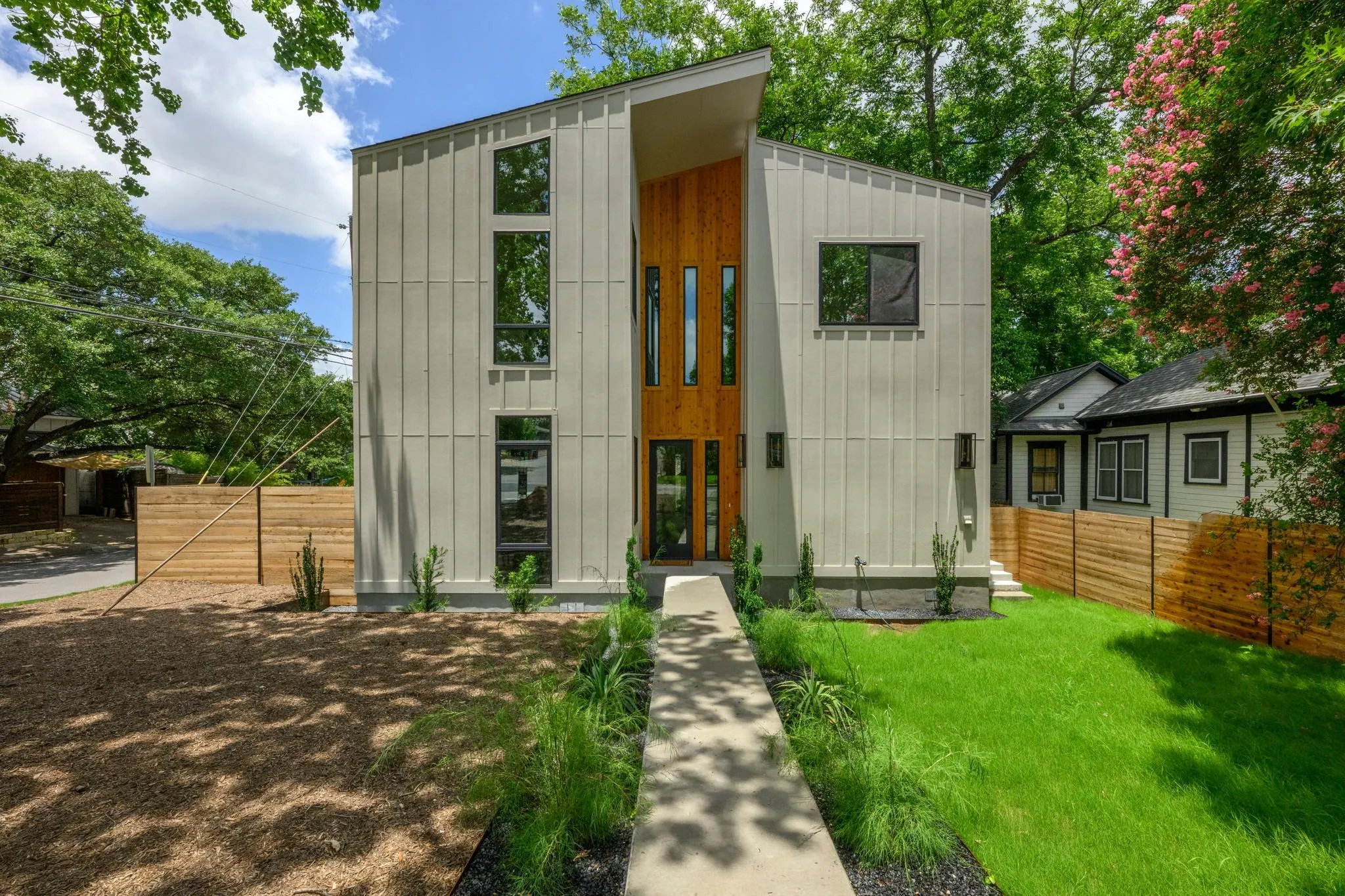 Photo of 1514 NEWTON ST, Austin, 78704