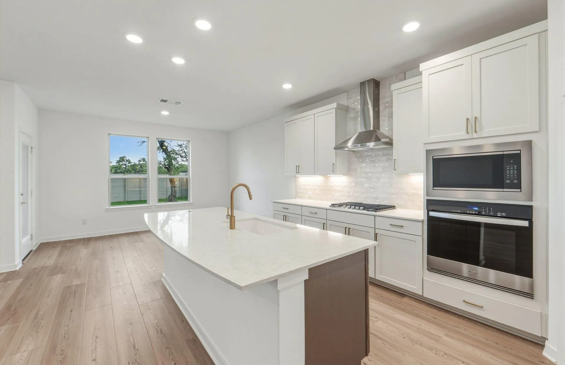Photo 4 of 1816 SPRING MOUNTAIN CV