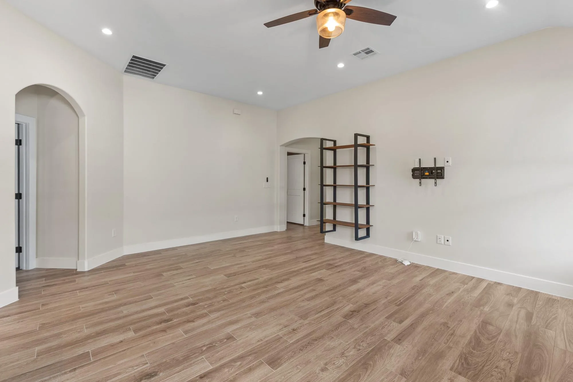 Photo of 303 W BROWNING ST, Manor, TX, 78653