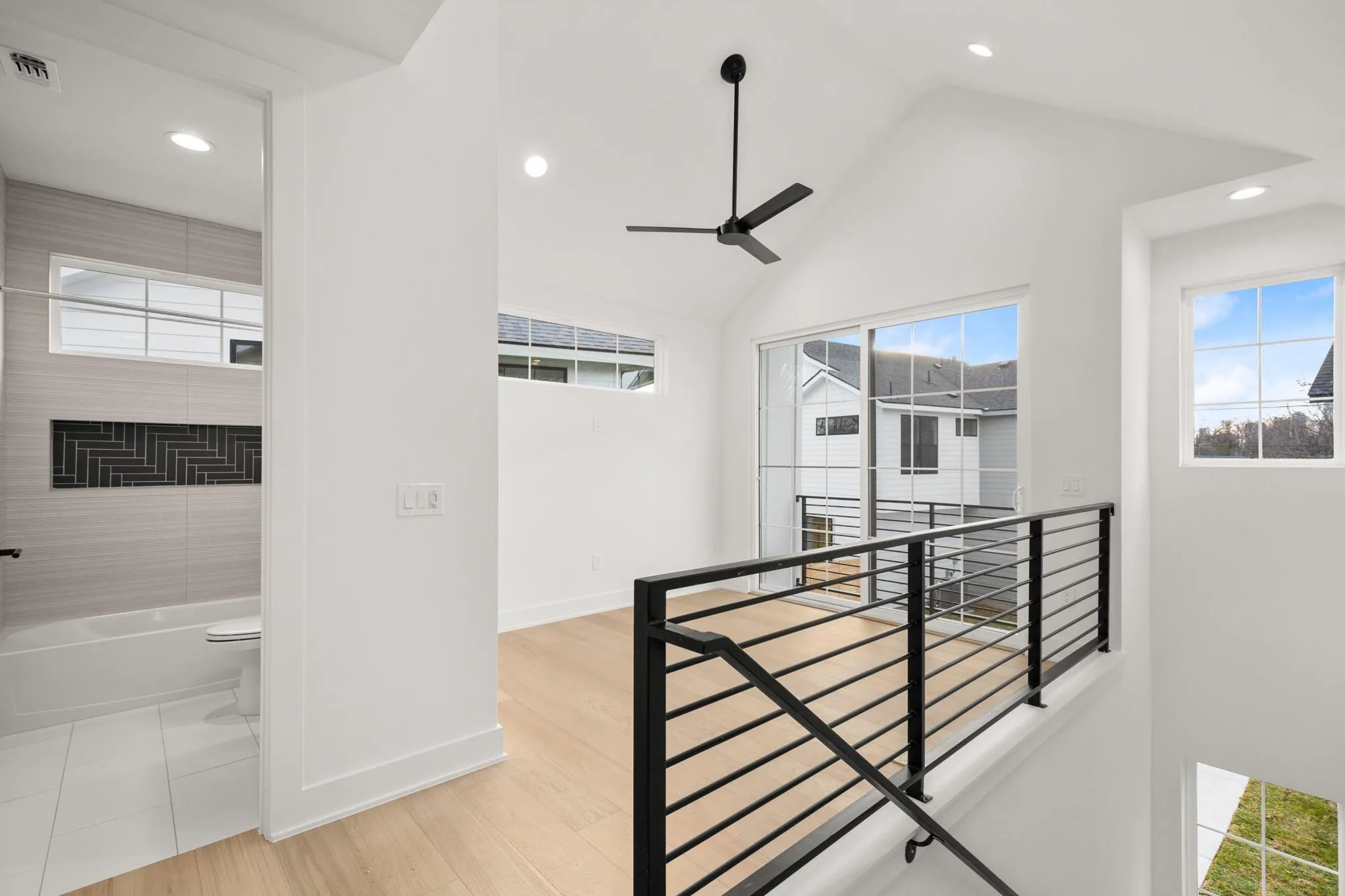 Photo 5 of 601 VERMONT RD #1