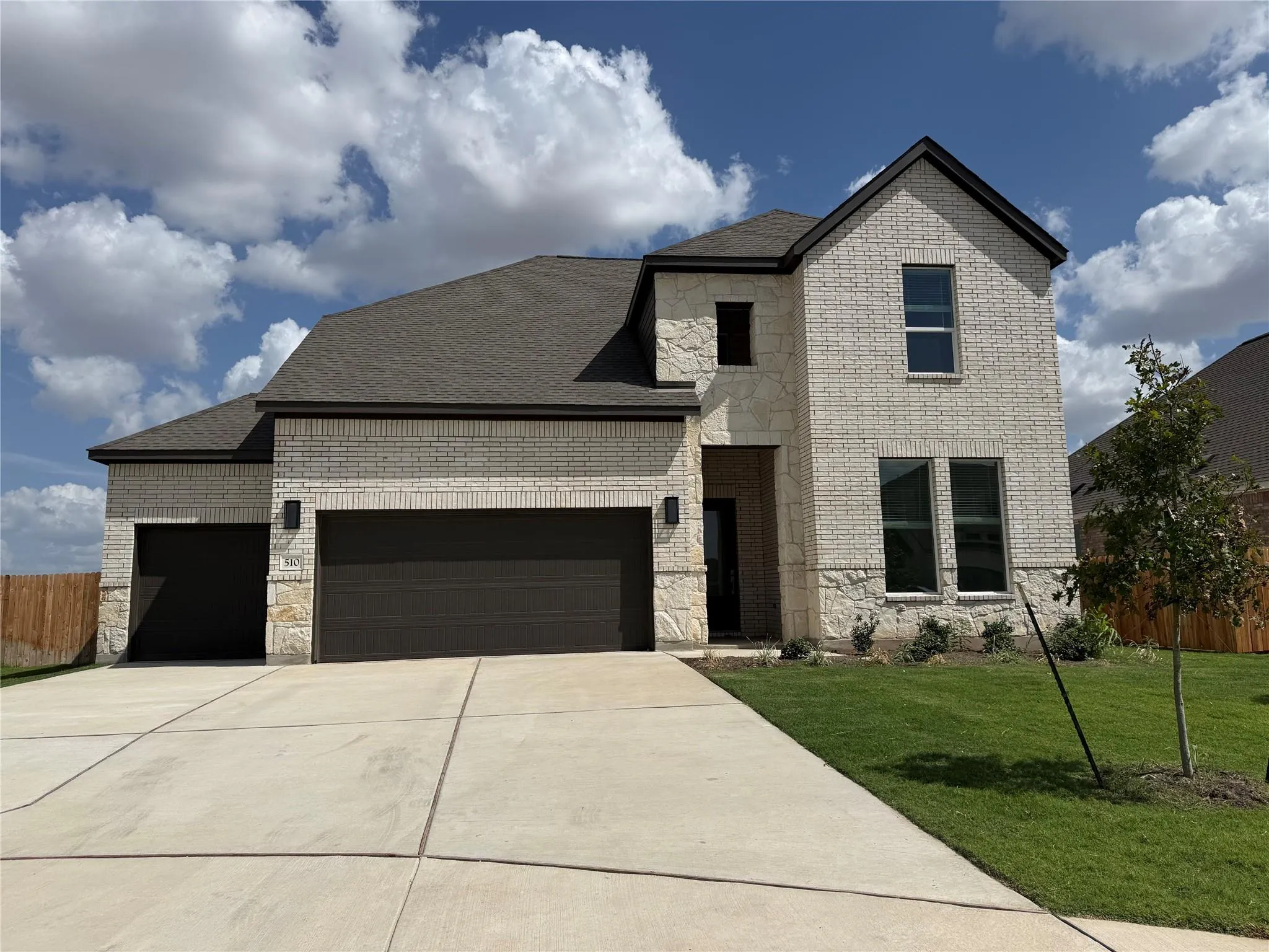 Photo of 510 CORNICHE CIR, Hutto, TX, 78634