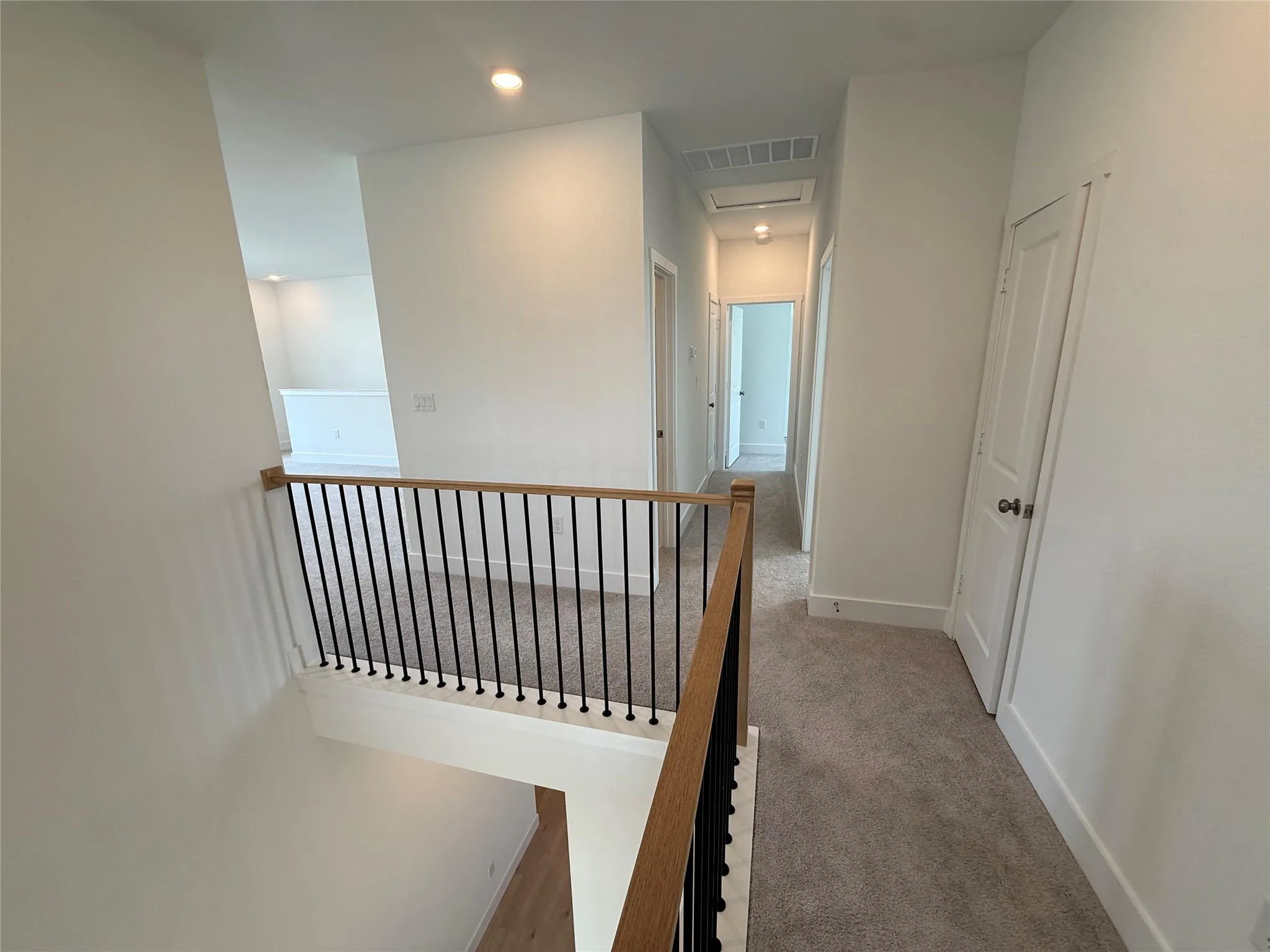 Photo 4 of 510 CORNICHE CIR